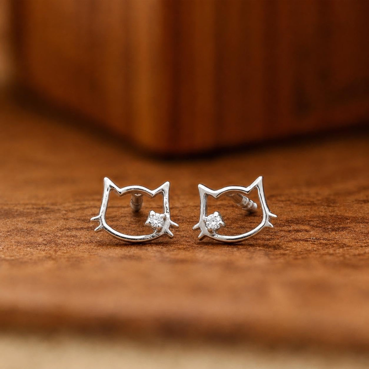 AMONROO® 925 Silver Jewellery for Women - 925 Sterling Silver Cat Face CZ Stud Earrings, Cat Outline Earrings, Kitty Jewellery | 925 Stamp, Warranty & Authenticity Certificate