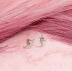 AMONROO® 925 Silver Jewellery for Women - 925 Sterling Silver Running Cat Stud Earrings, Cat Earrings, Animal Jewellery Gift | 925 Stamp, Warranty & Authenticity Certificate