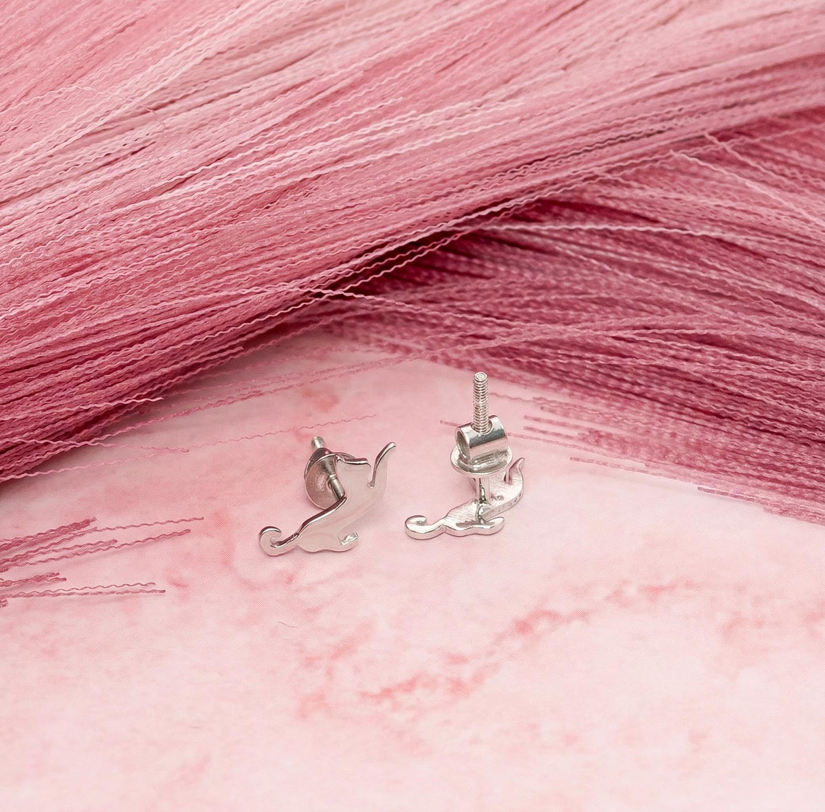 AMONROO® 925 Silver Jewellery for Women - 925 Sterling Silver Running Cat Stud Earrings, Cat Earrings, Animal Jewellery Gift | 925 Stamp, Warranty & Authenticity Certificate