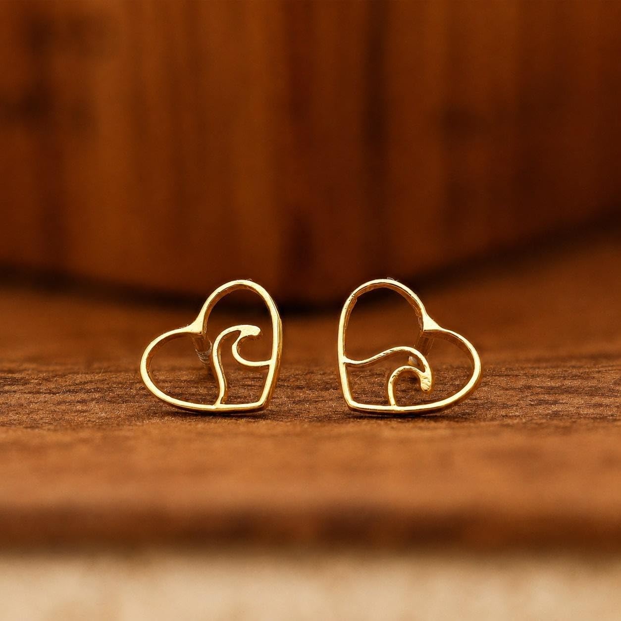 AMONROO® 925 Silver Jewellery for Women - Gold Finish 925 Sterling Silver Heart Wave Stud Earrings, Ocean Design Jewellery Gift | 925 Stamp, Warranty & Authenticity Certificate