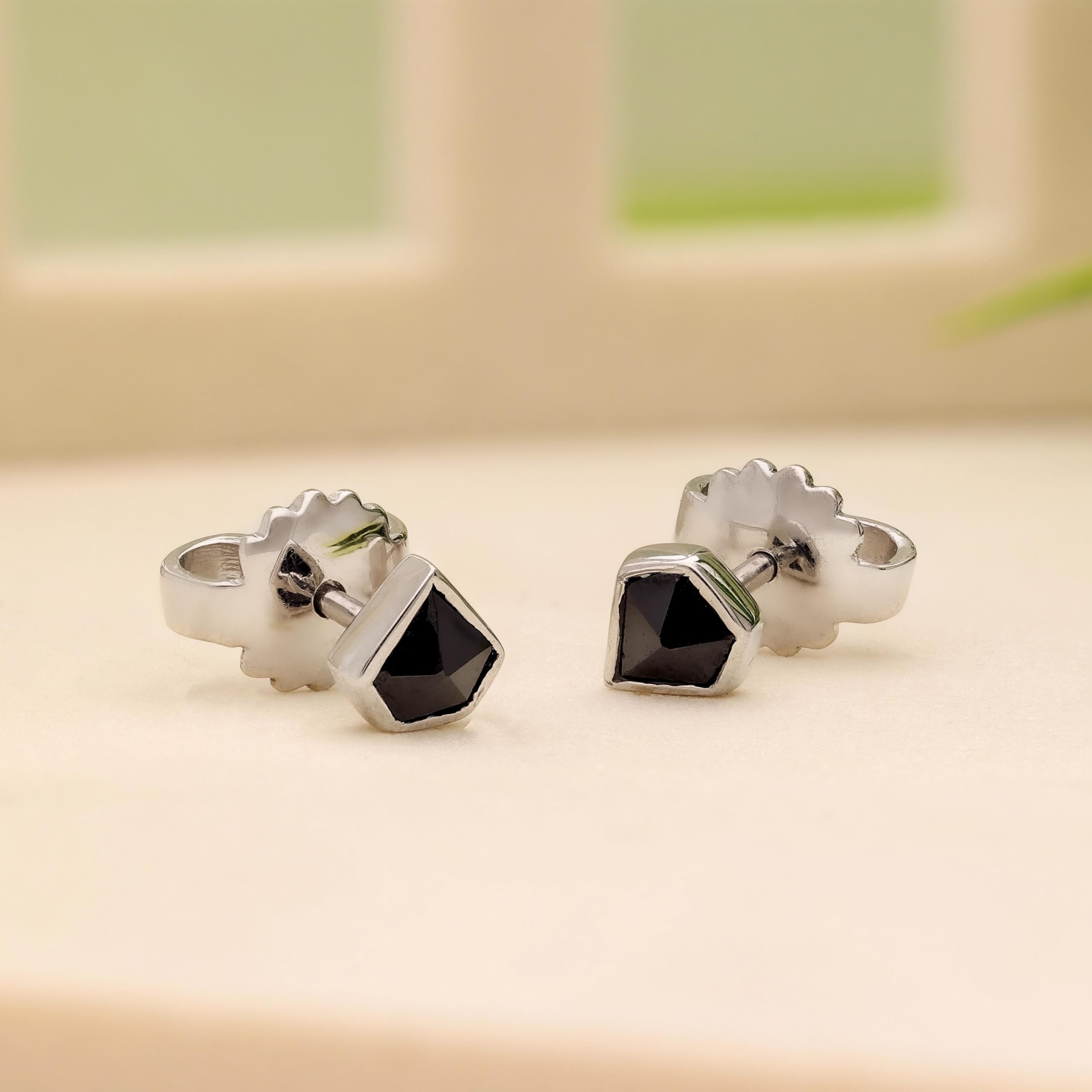 9225cb8ed4e1a437676156f95742e9ef