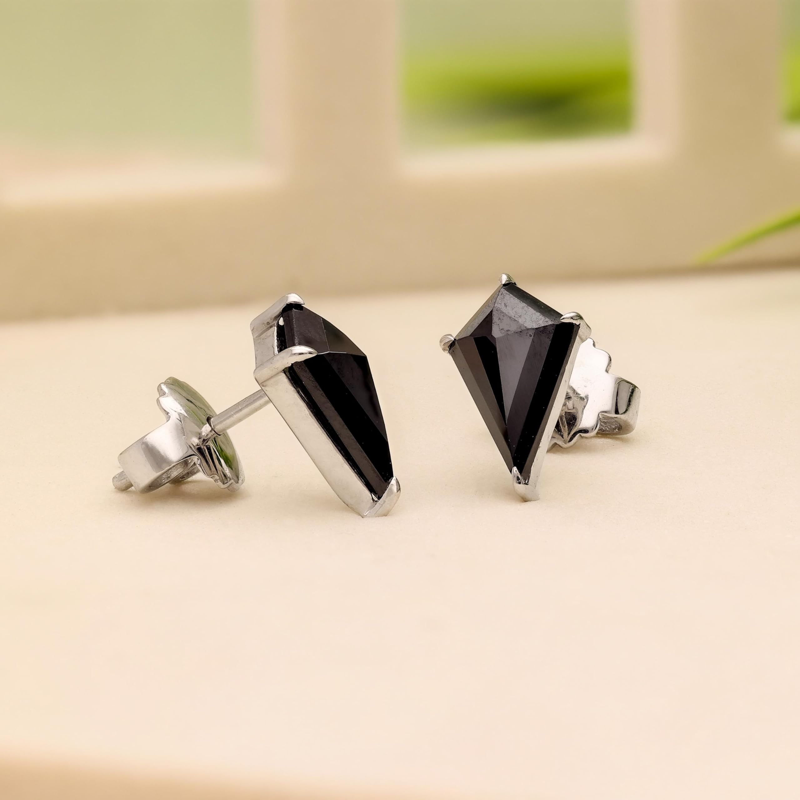 045ac0afe55d9e44572b8928f6daeaa1