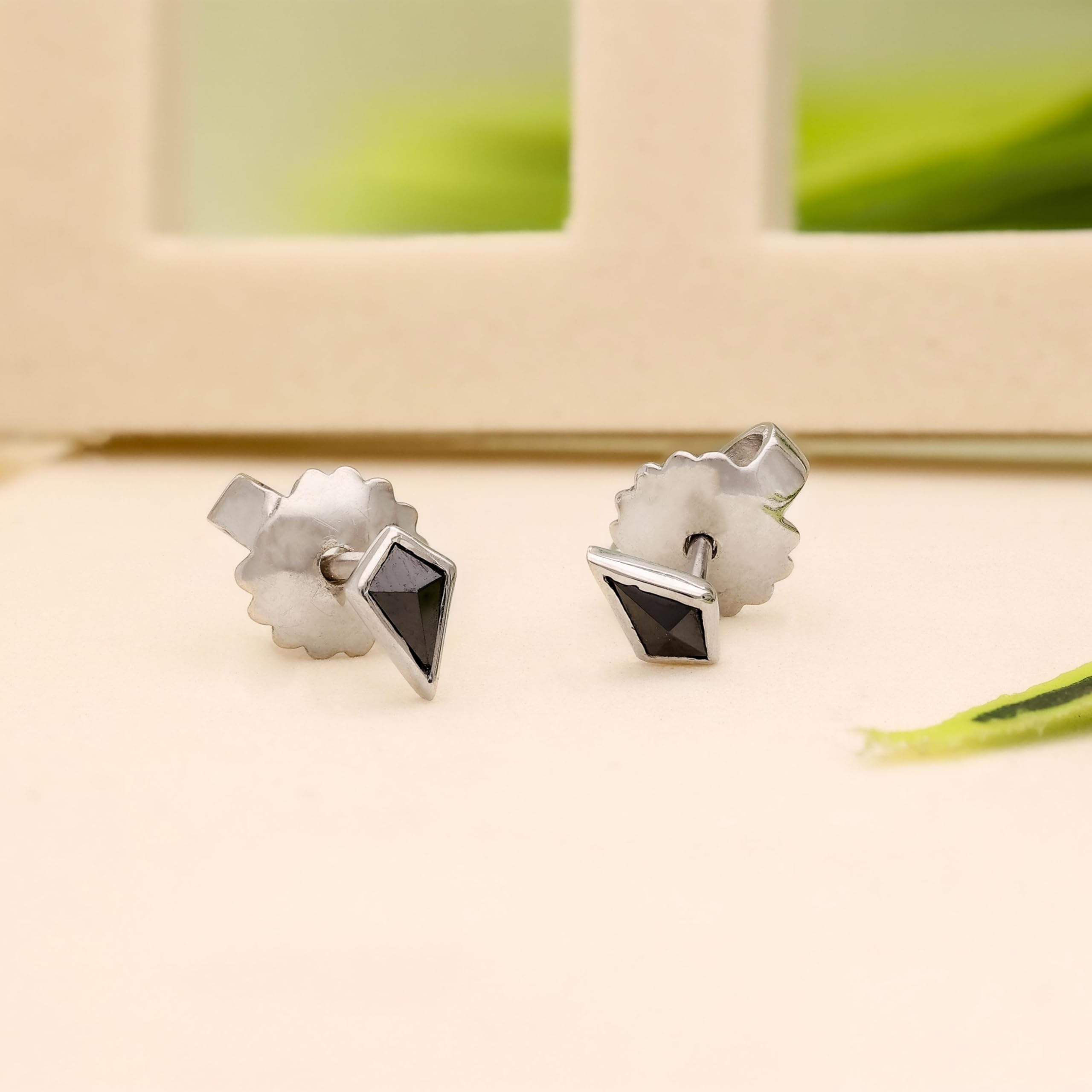 7c1bad99f618984fe1a6e02f3f6a0c36