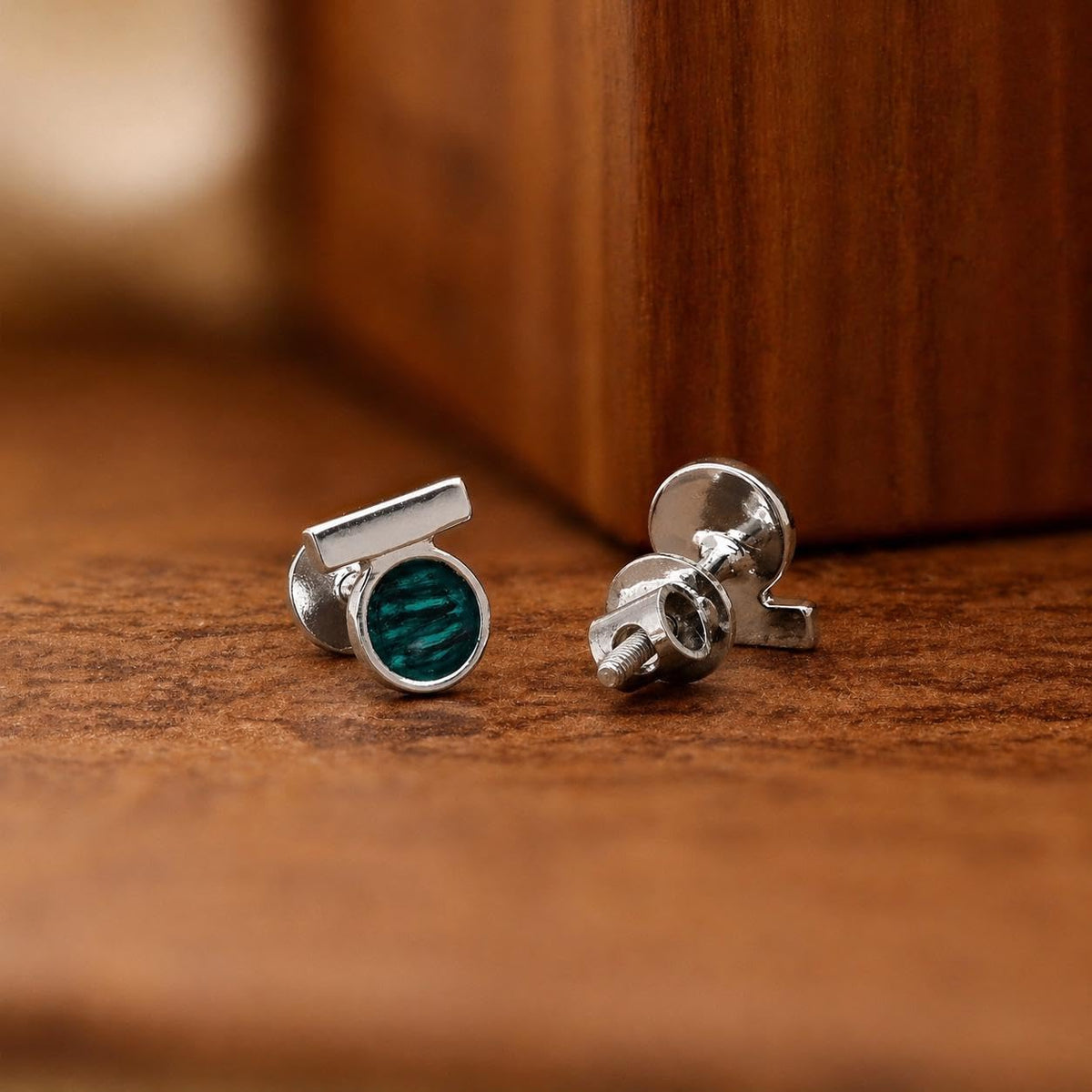 AMONROO® 925 Silver Jewellery for Women - 925 Sterling Silver Green Enamel Geometric Stud Earrings, Modern Circle Earrings, Daily Wear | 925 Stamp, Warranty & Authenticity Certificate
