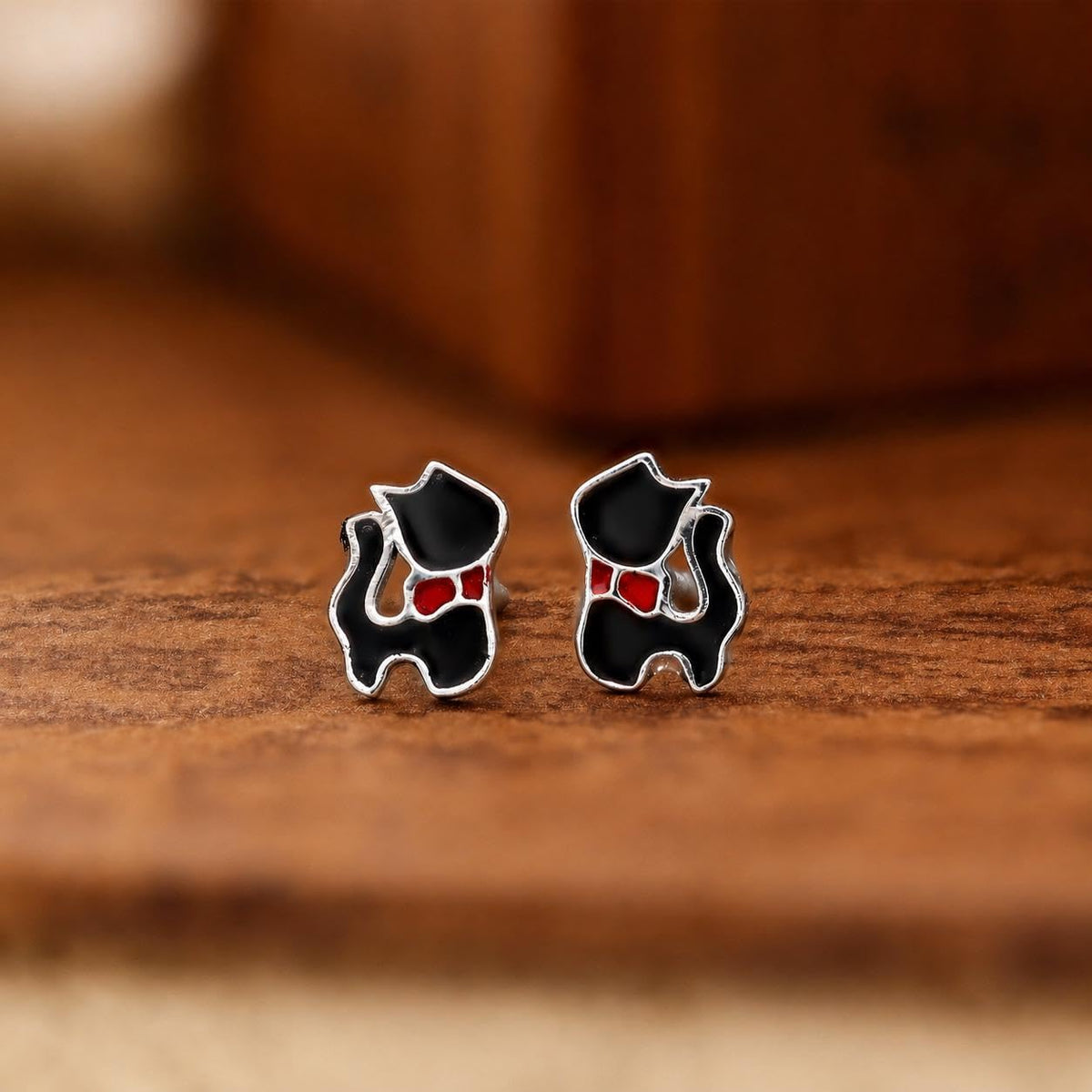 AMONROO® 925 Silver Jewellery for Women - 925 Sterling Silver Black Cat Enamel Stud Earrings, Cat Lover Jewellery, Gift for Women | 925 Stamp, Warranty & Authenticity Certificate