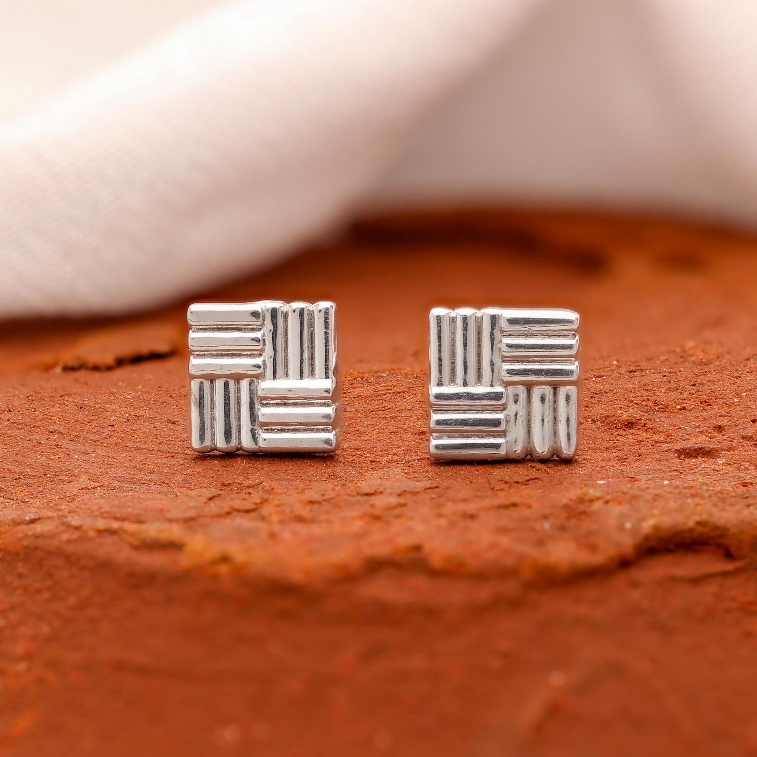 c4cd69ce99b12ecfd9f2c3f2b18773f8