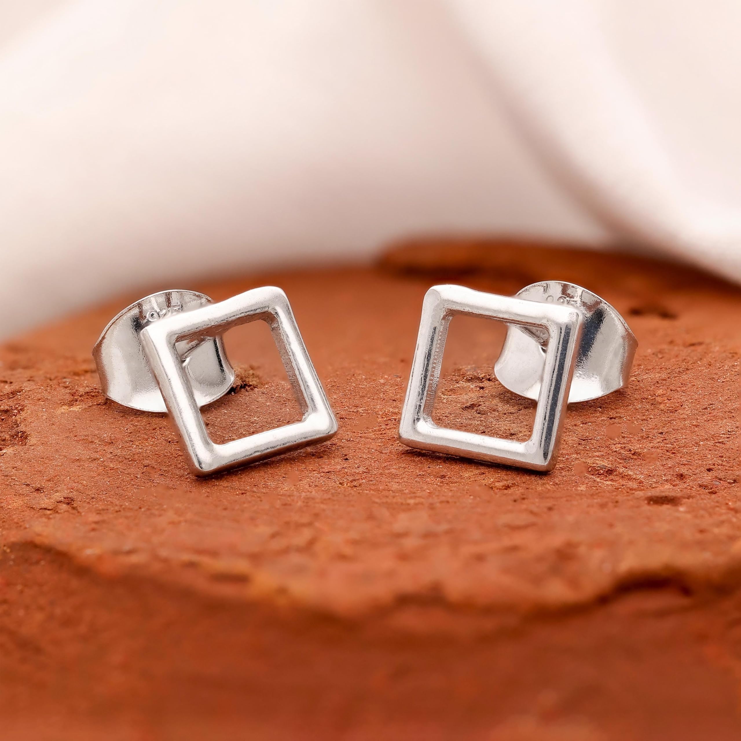 eeea6359db5572829f0fa65caede856f