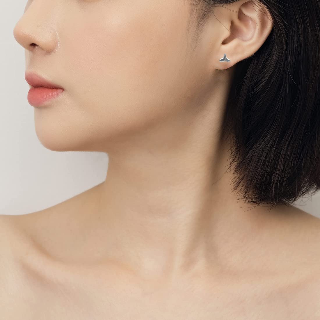 925 Sterling silver Whale Fin Ear Studs Whale Tail Stud Earrings Ear Fin Surfer Diver Jewelry Minimalist Handmade Gift Studs with Pushback