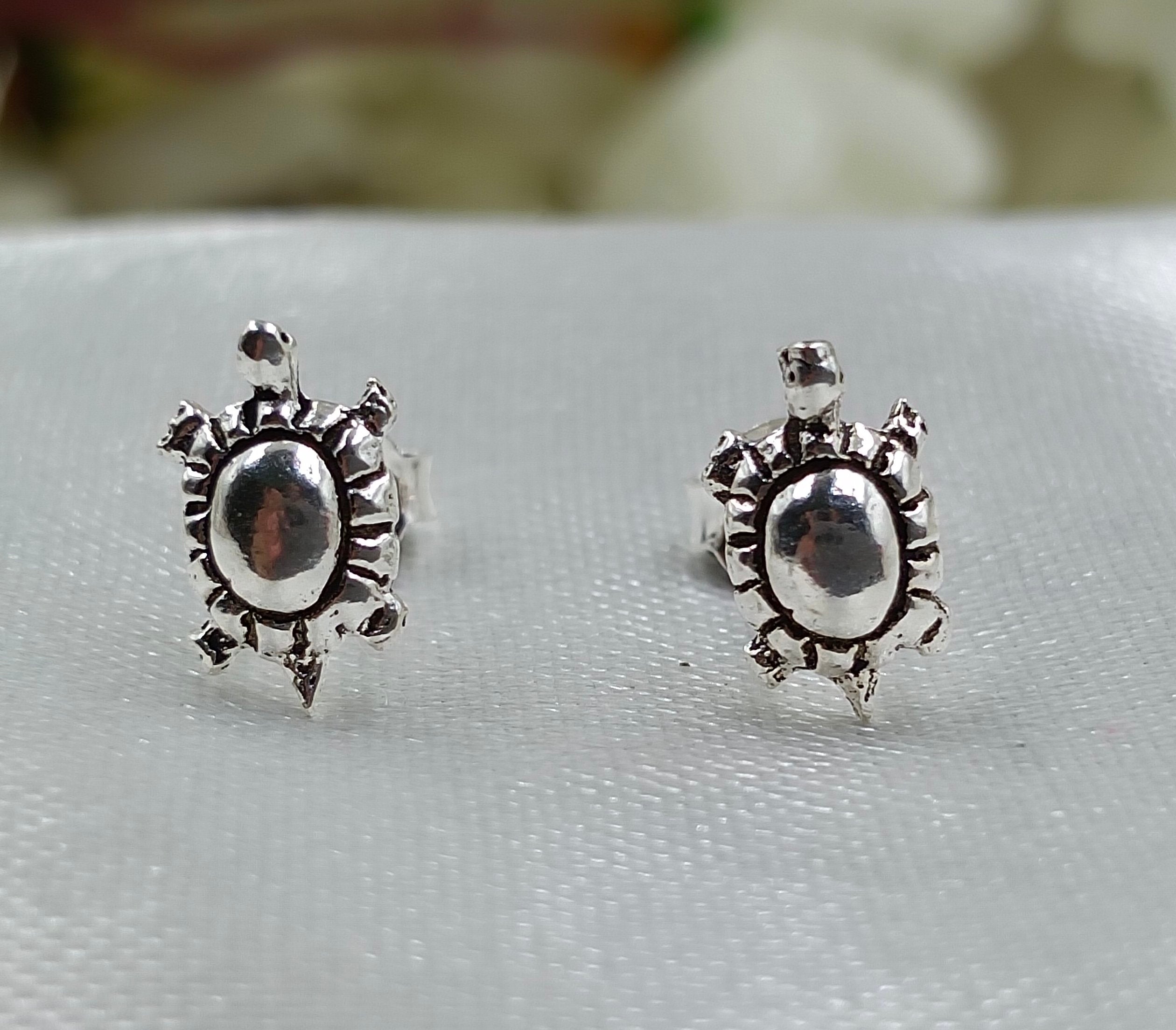 Sterling Silver 925 Tiny Turtle Earring Small Stud Tiny Turtle Tortoise Stud Earring Quirky Fun Studs Minimalist Handmade Gift Stud Pushback