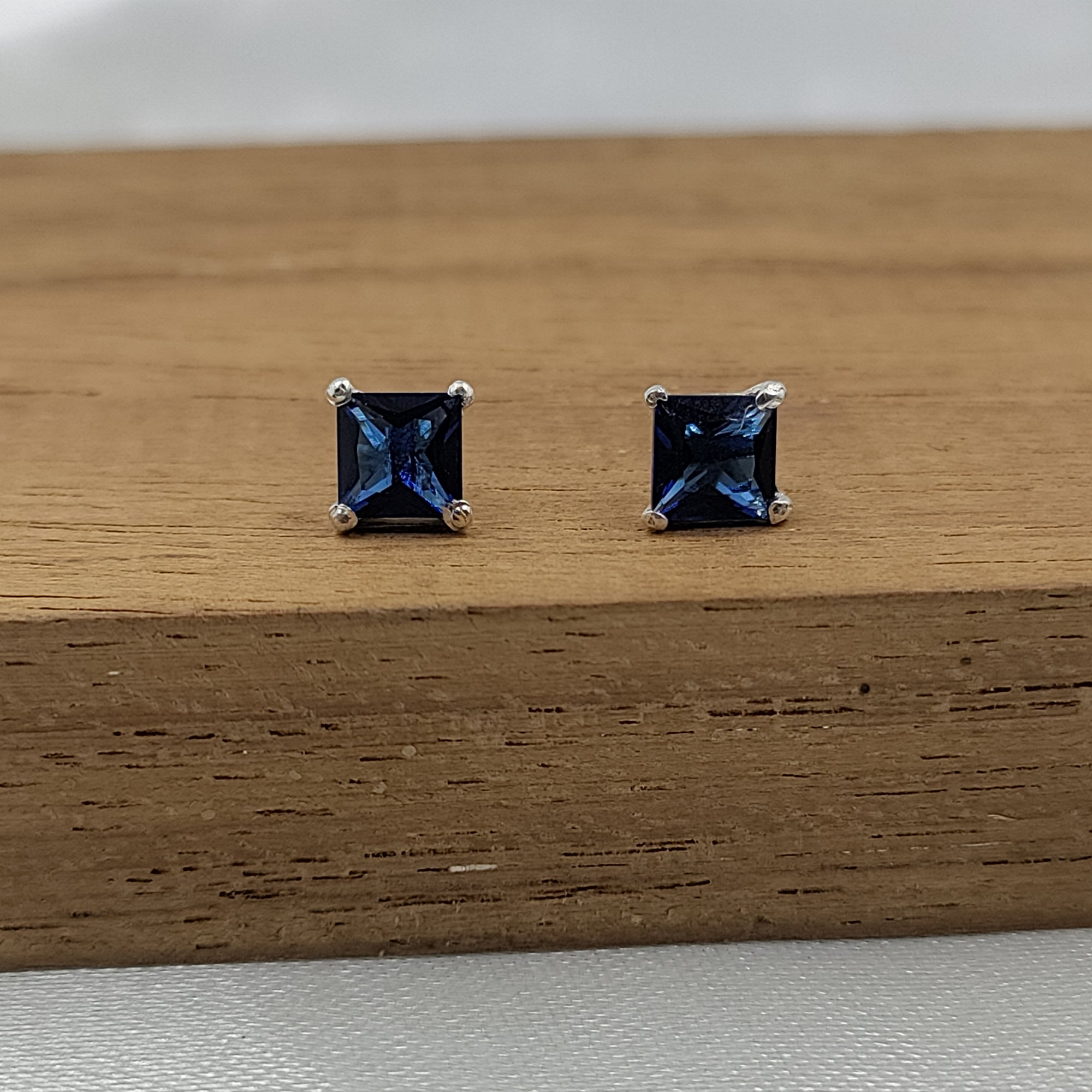 Blue Sapphire Stud Earring Princess Cute 925 Sterling Sivler Stud Earrings Cubic Zirconia Minimalist Handmade Stud with Ballback