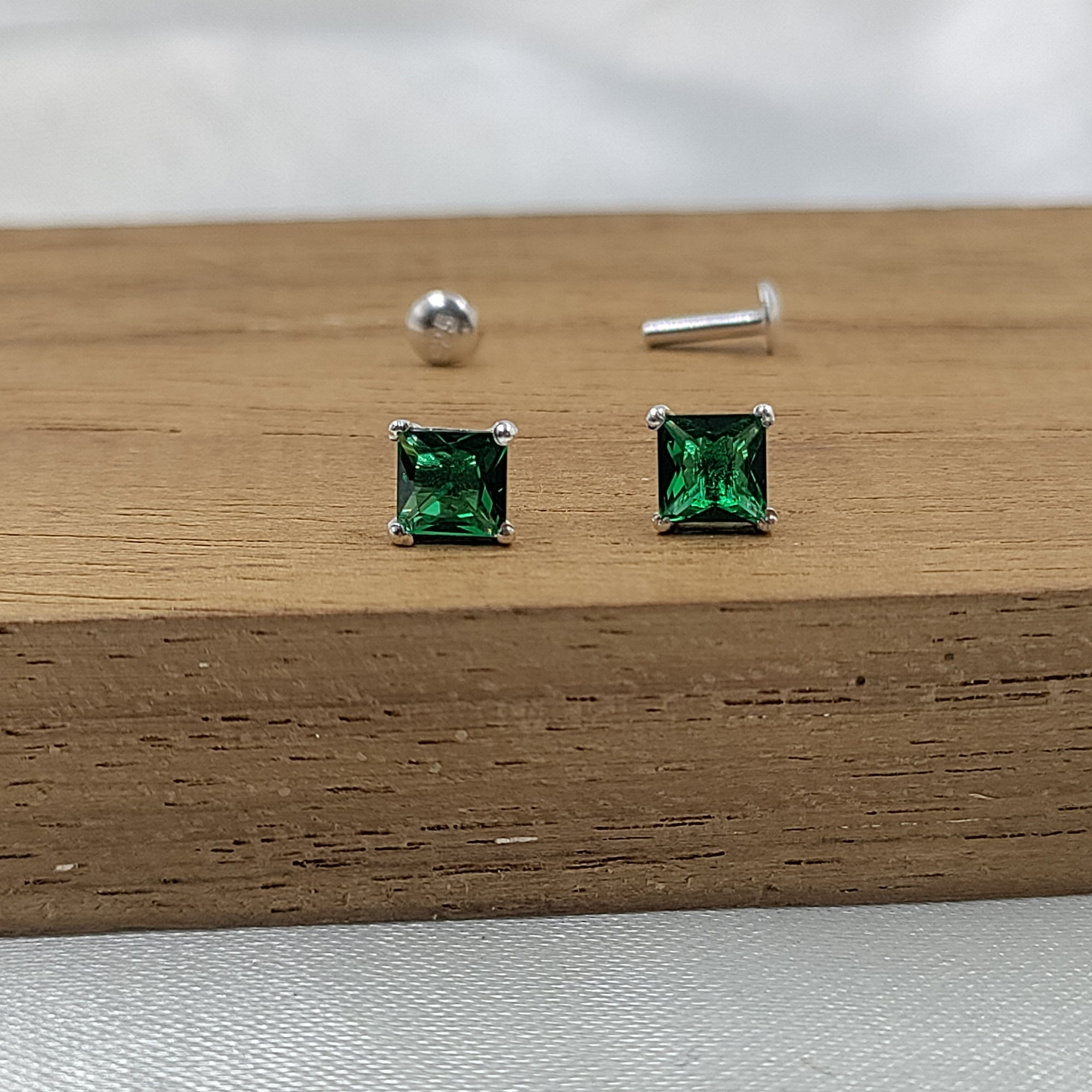 Green Emerald Earring Princess Cute 925 Sterling Sivler Stud May Birthstone Earrings Cubic Zirconia Minimalist Handmade Stud with Ballback