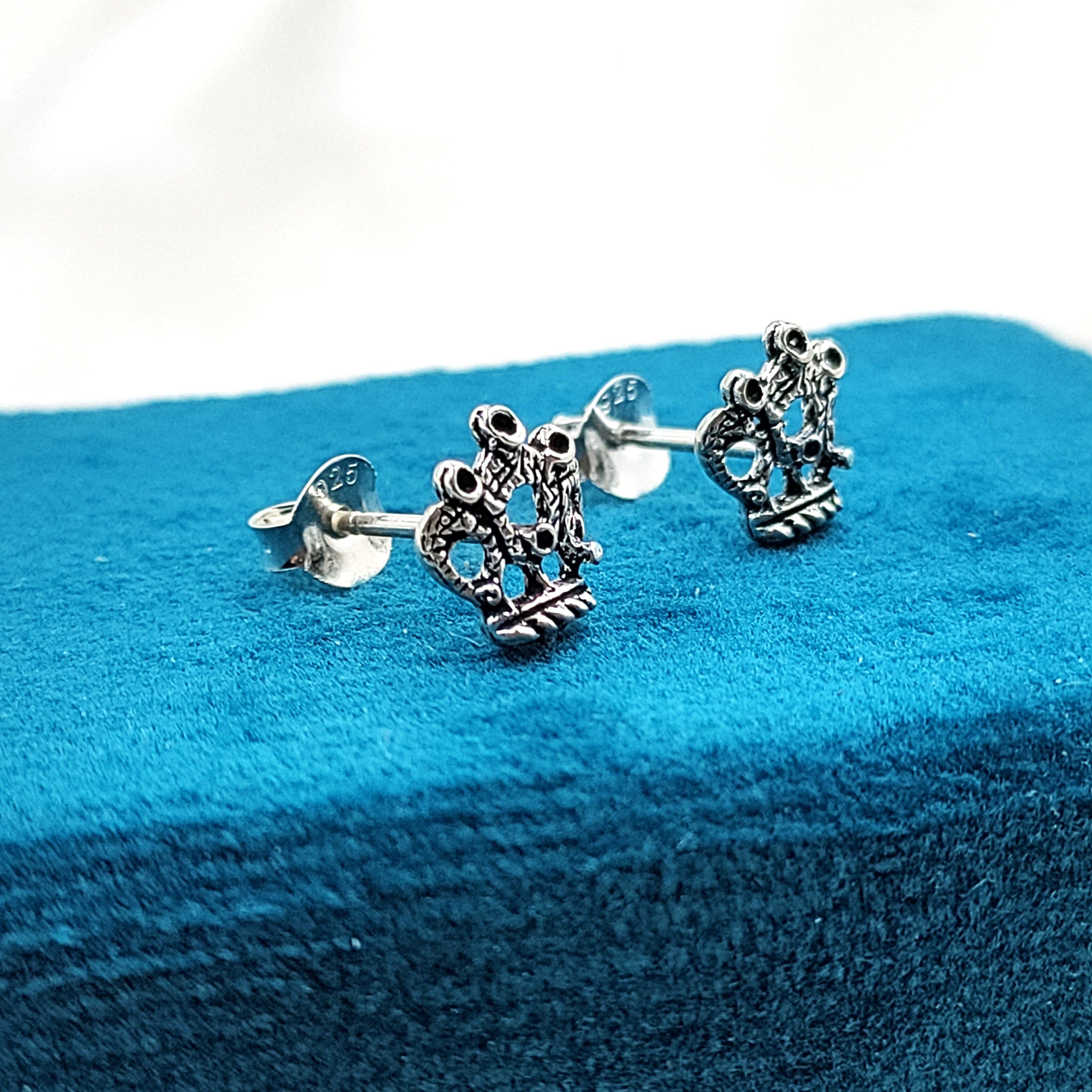 Queen Stud Princess Crown stud earring Queen jewellery Crown Jewelry Minimalist Handmade Gift Studs with Pushback 925 Sterling Silver