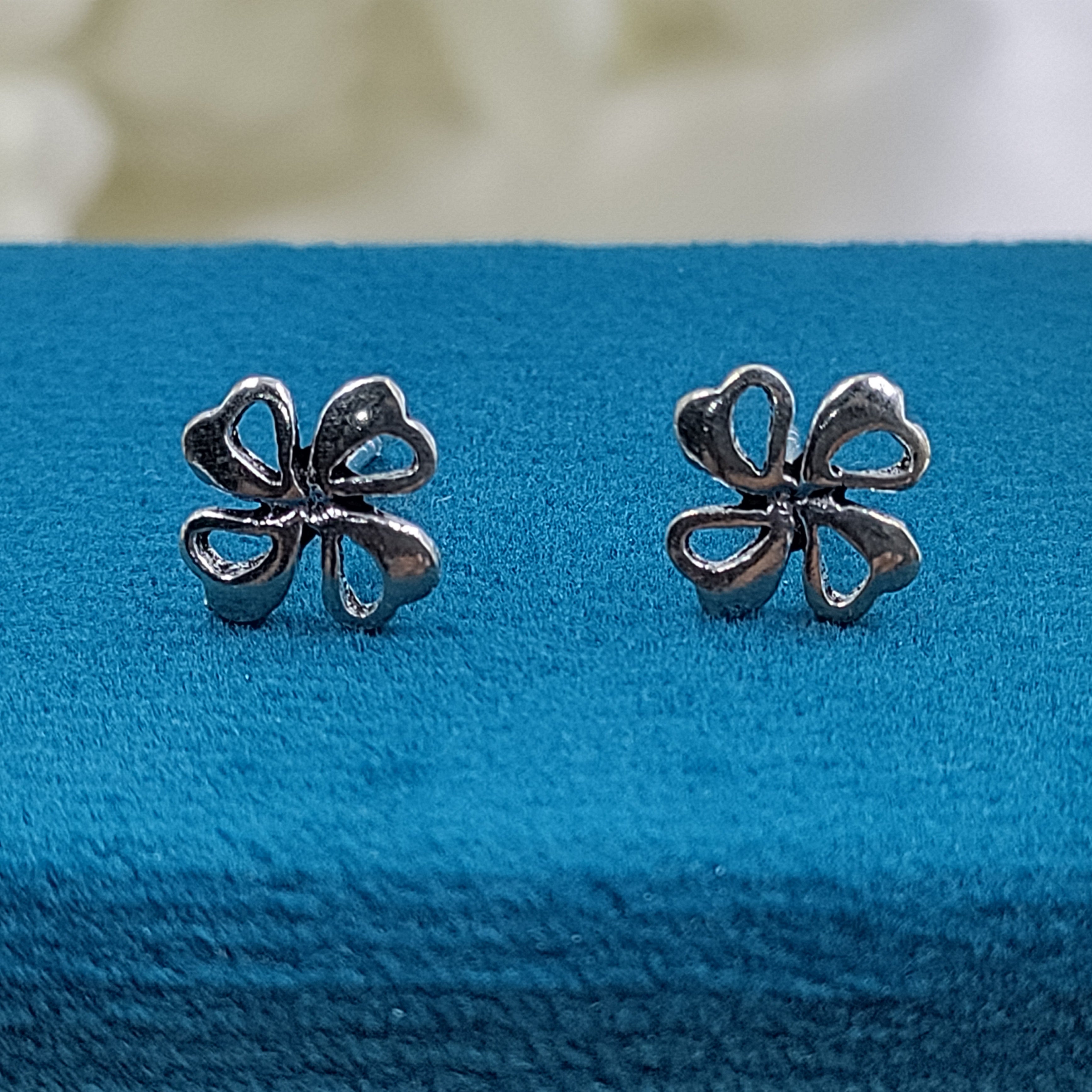 925 Sterling Silver Clover Stud Earring Lucky Charm Studs 4 Leaf Clover Studs Clover Stud Flower Floral Cute Handmade Gift Studs Pushback