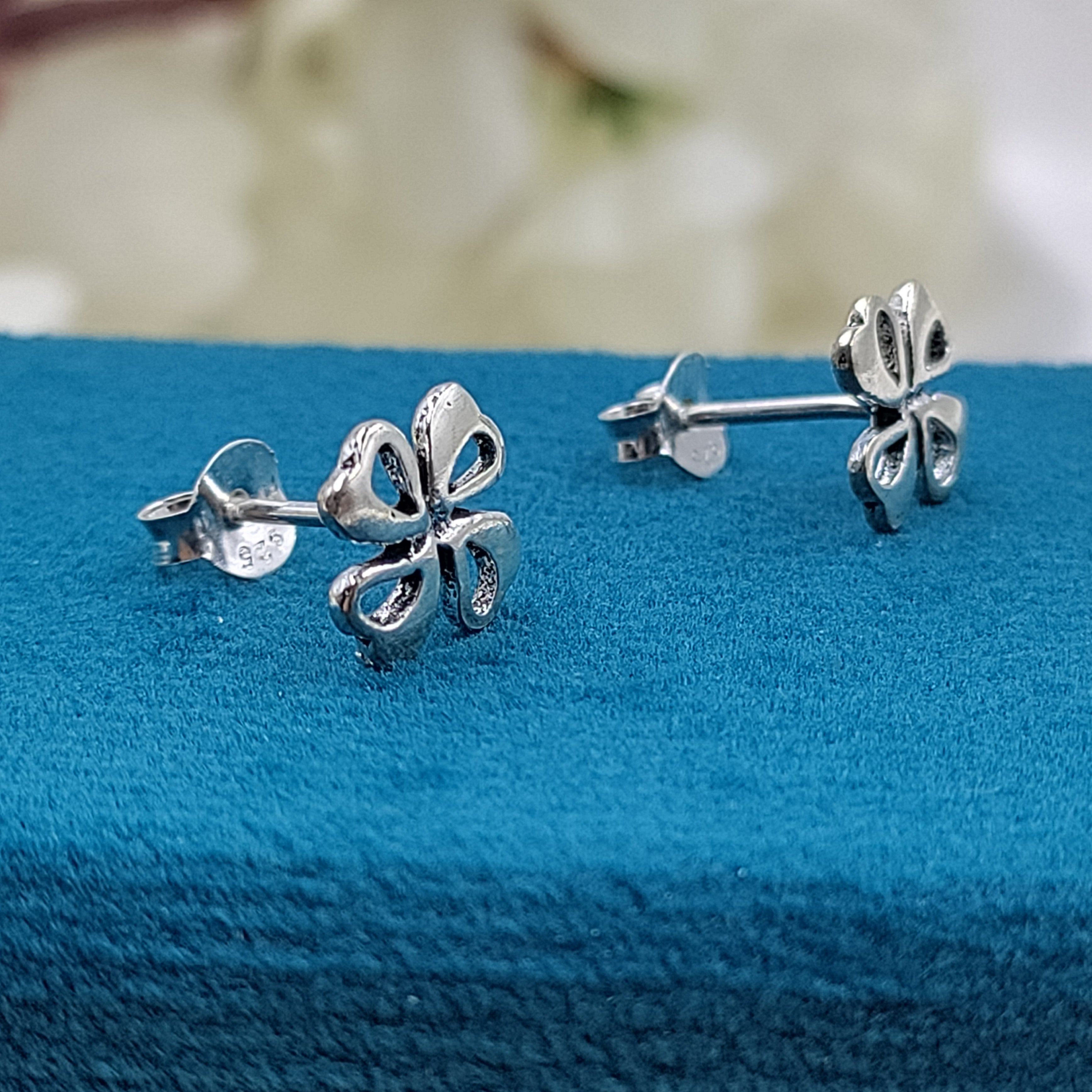 925 Sterling Silver Clover Stud Earring Lucky Charm Studs 4 Leaf Clover Studs Clover Stud Flower Floral Cute Handmade Gift Studs Pushback