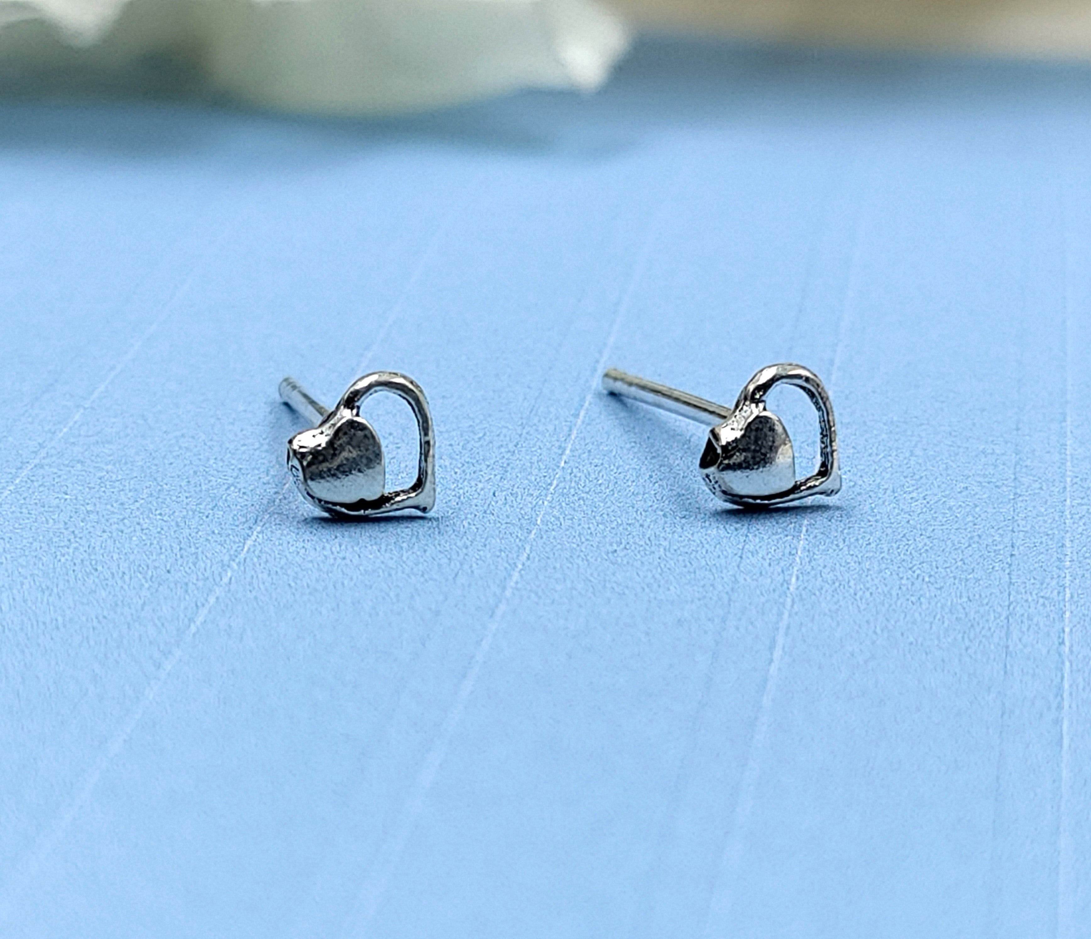 Tiny Heart Outline Stud Twin Heart Unisex Heart Shape Earring Studs Little Ear Stud Minimalist Handmade Stud Pushback Sterling Silver 925