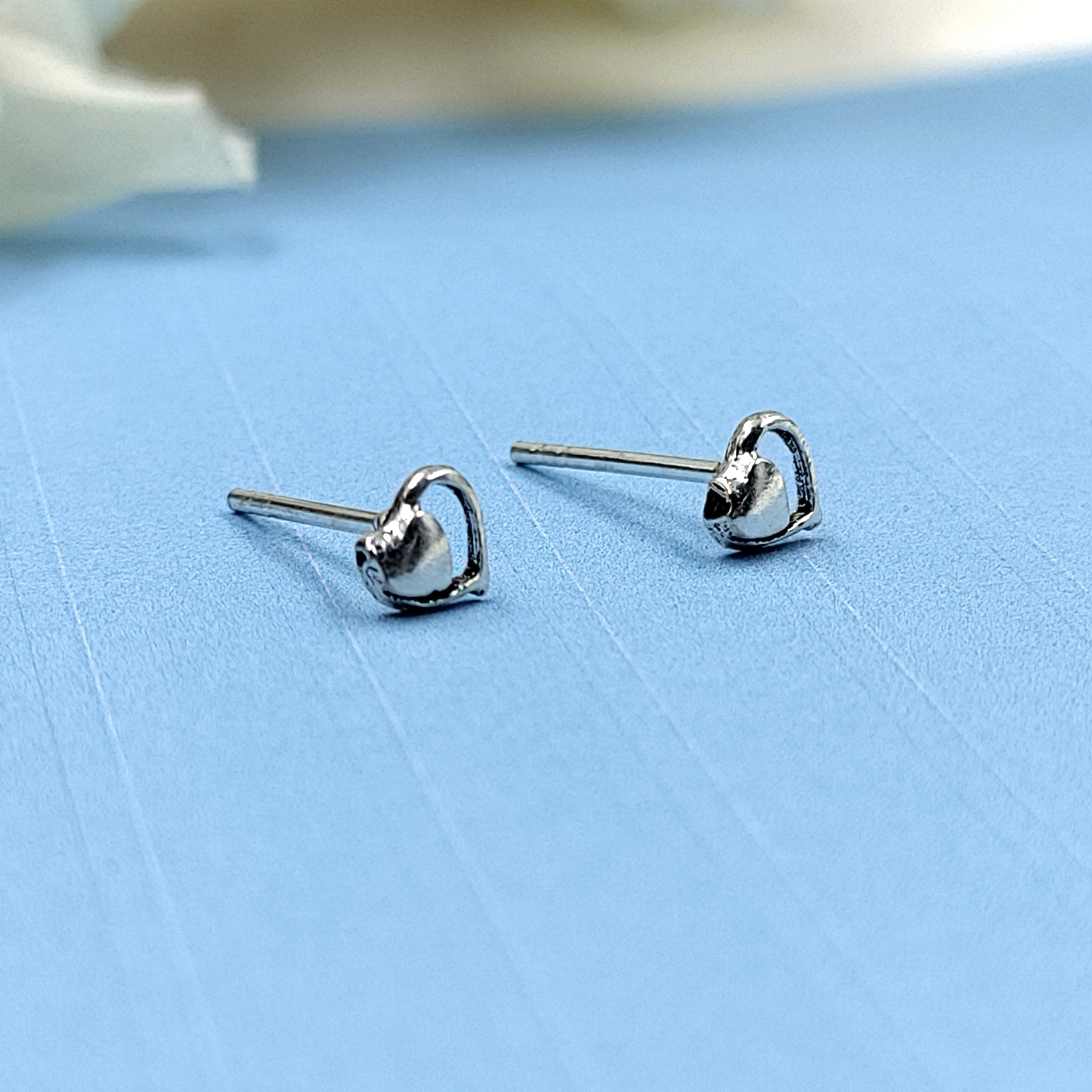Tiny Heart Outline Stud Twin Heart Unisex Heart Shape Earring Studs Little Ear Stud Minimalist Handmade Stud Pushback Sterling Silver 925