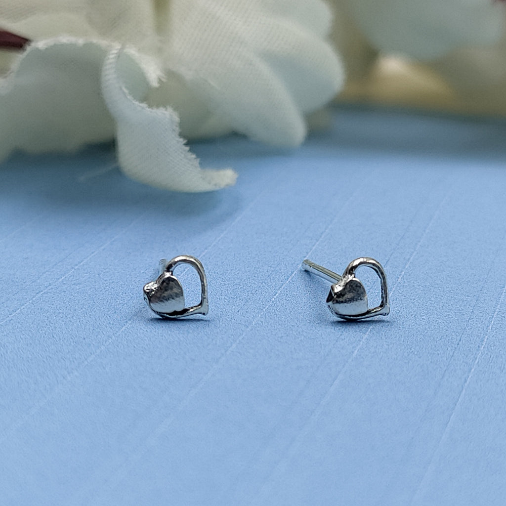 Tiny Heart Outline Stud Twin Heart Unisex Heart Shape Earring Studs Little Ear Stud Minimalist Handmade Stud Pushback Sterling Silver 925