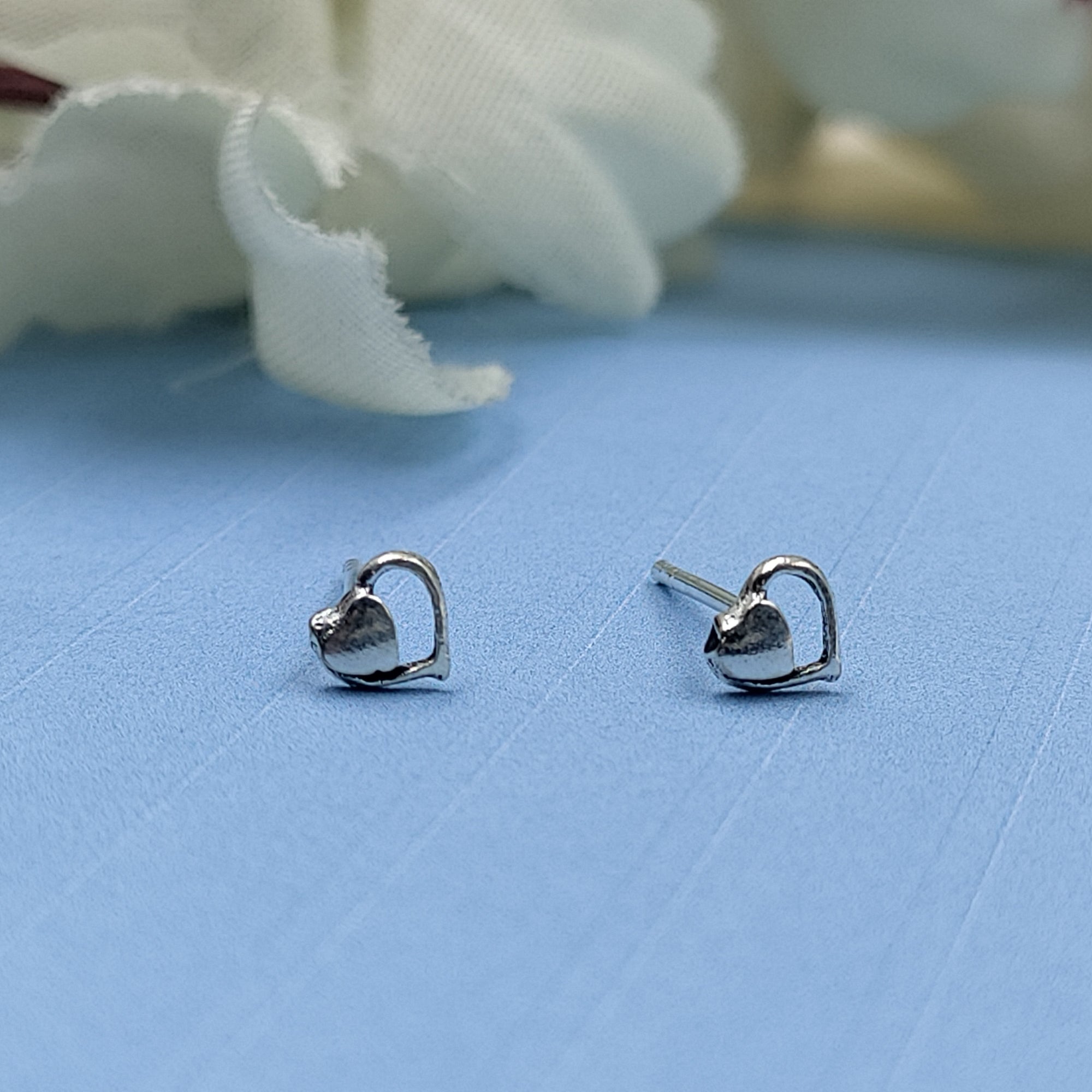 Tiny Heart Outline Stud Twin Heart Unisex Heart Shape Earring Studs Little Ear Stud Minimalist Handmade Stud Pushback Sterling Silver 925