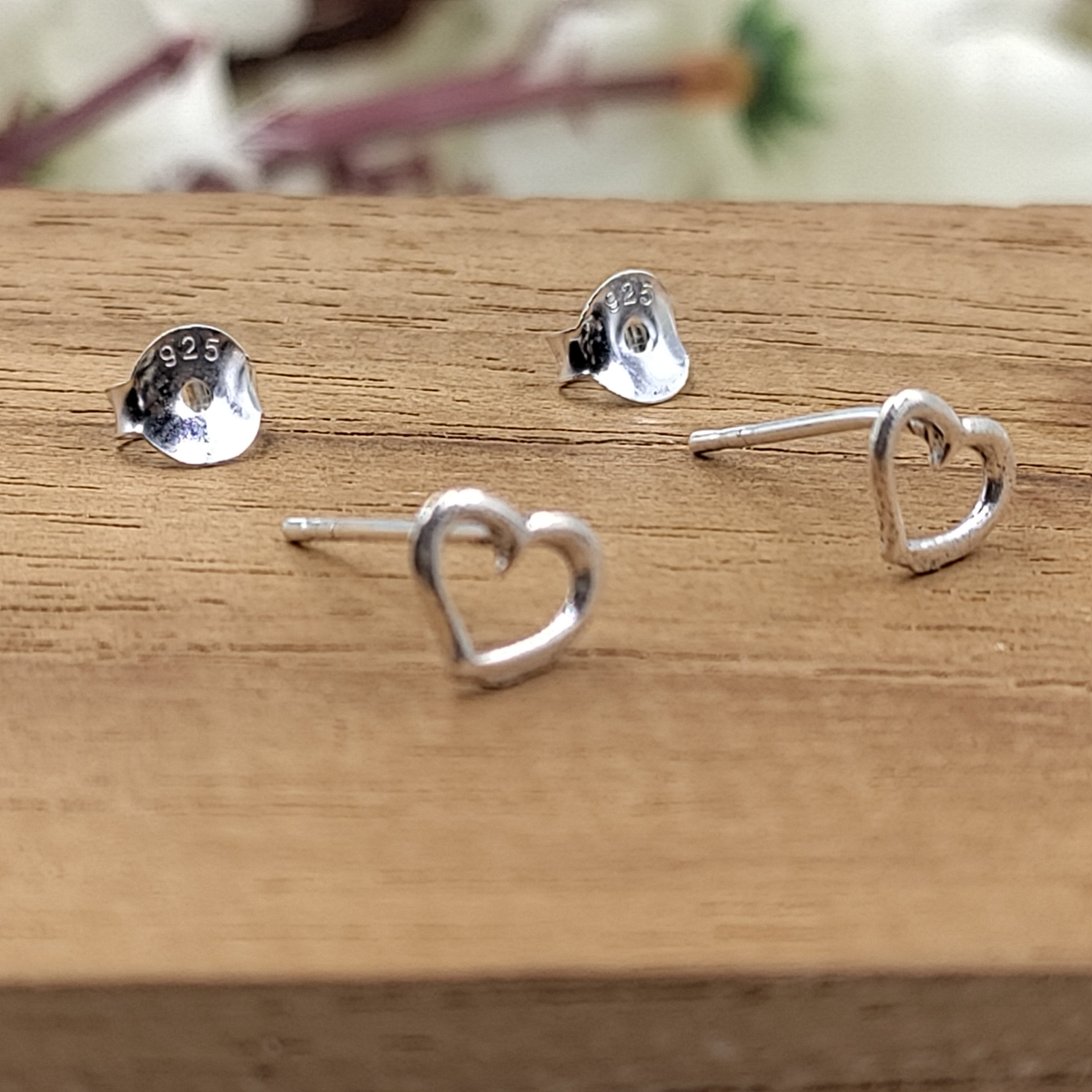 Cute Little Heart Outline Stud Heart Unisex Heart Shape Earring Stud Little Ear Stud Minimalist Handmade Stud Pushback Solid Silver 925