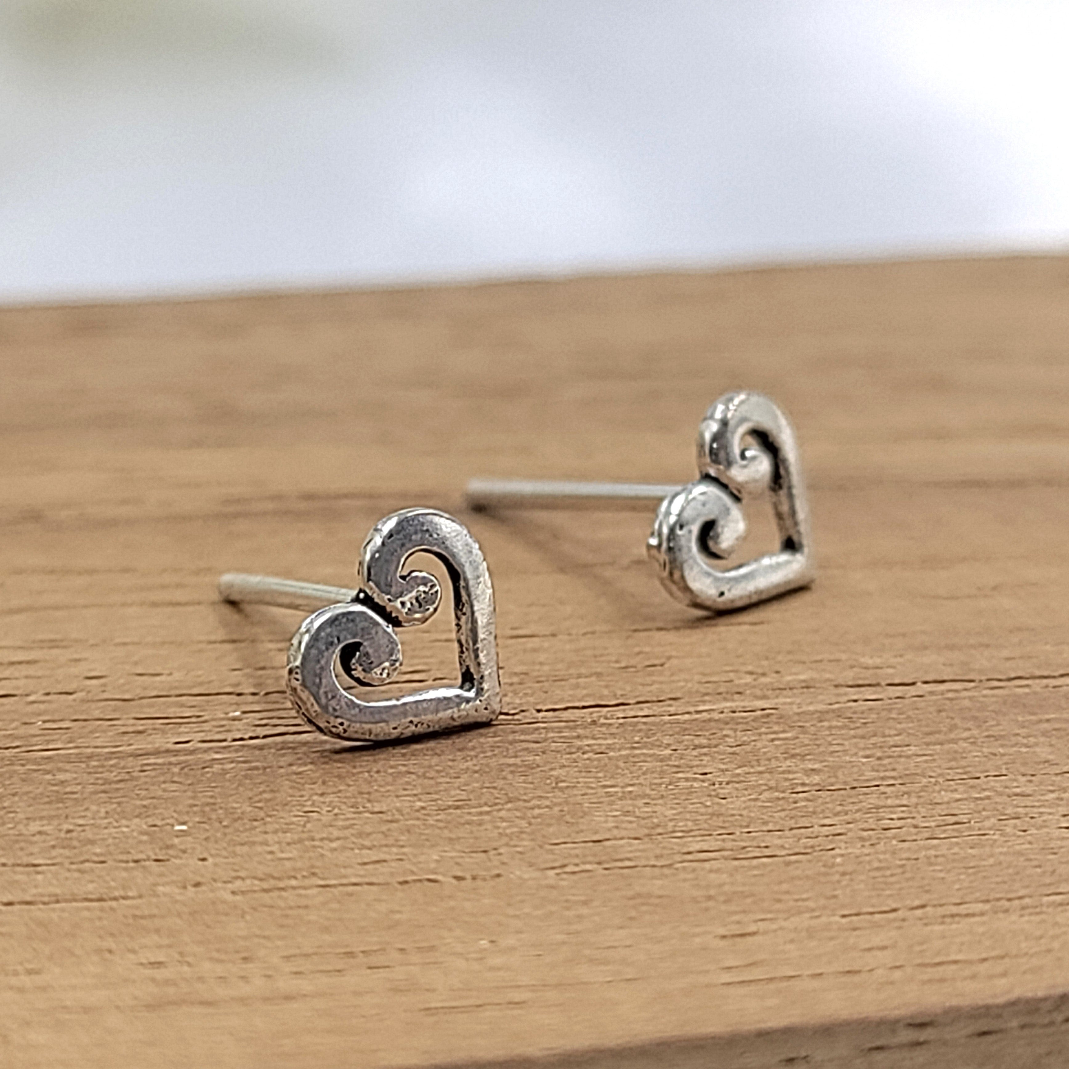 Cute Little Heart Outline Stud Heart Unisex Heart Shape Earring Stud Little Ear Stud Minimalist Handmade Stud Pushback Solid Silver 925