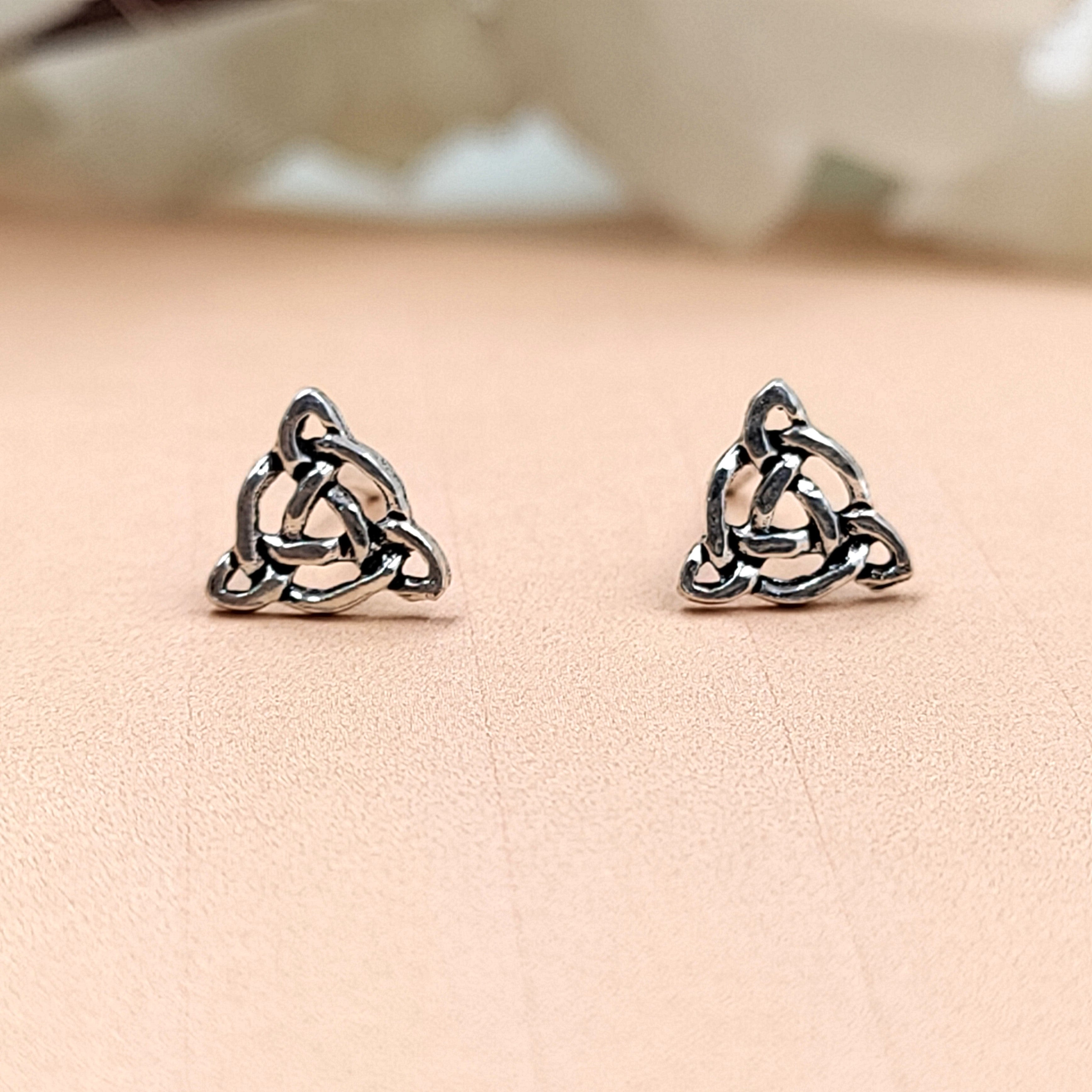 Traingle Knoted Stud Triquetra Ear Studs Trinity Oxidised Silver Jewelry Minimalist Handmade Gift Stud with Pushback Sterling 925