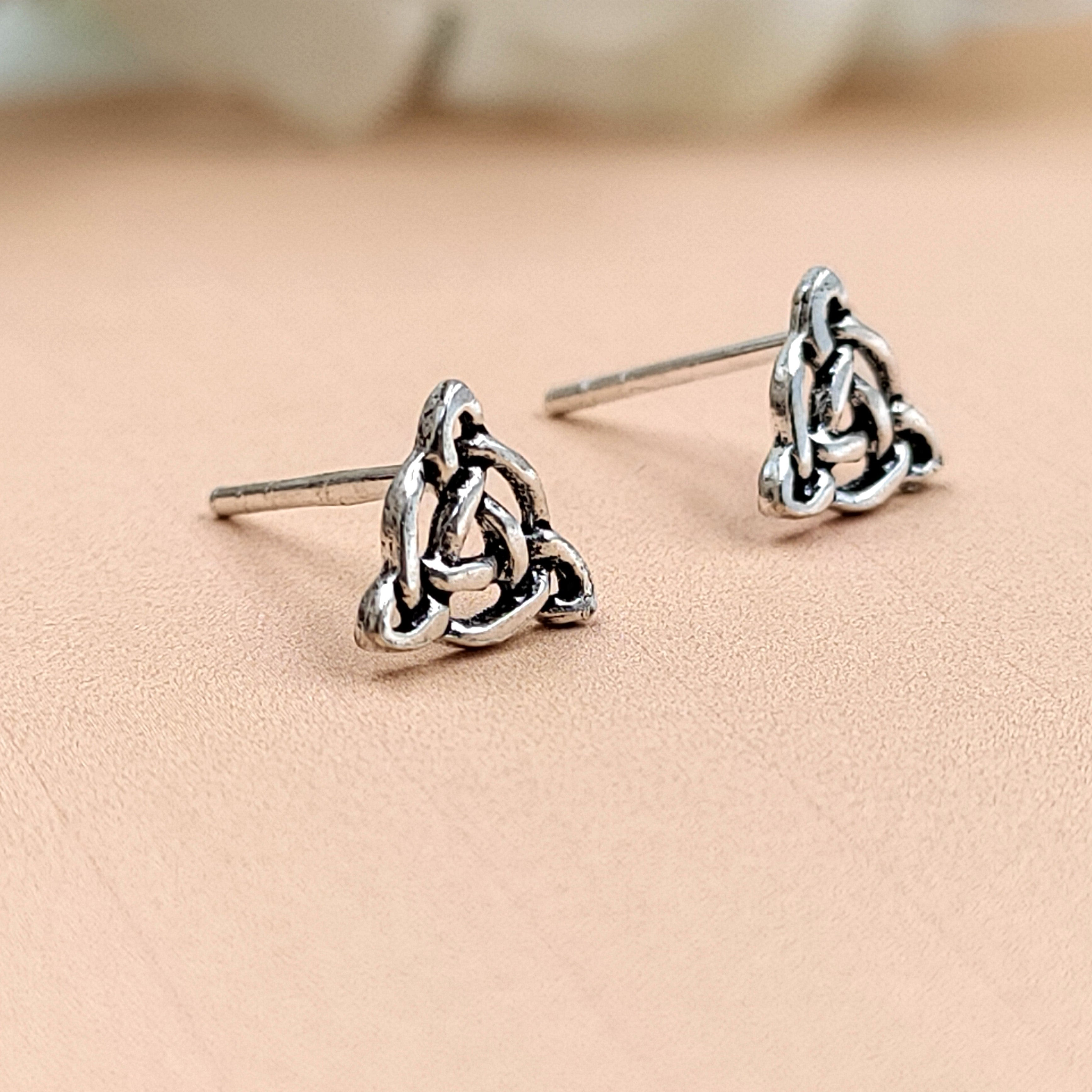 Traingle Knoted Stud Triquetra Ear Studs Trinity Oxidised Silver Jewelry Minimalist Handmade Gift Stud with Pushback Sterling 925