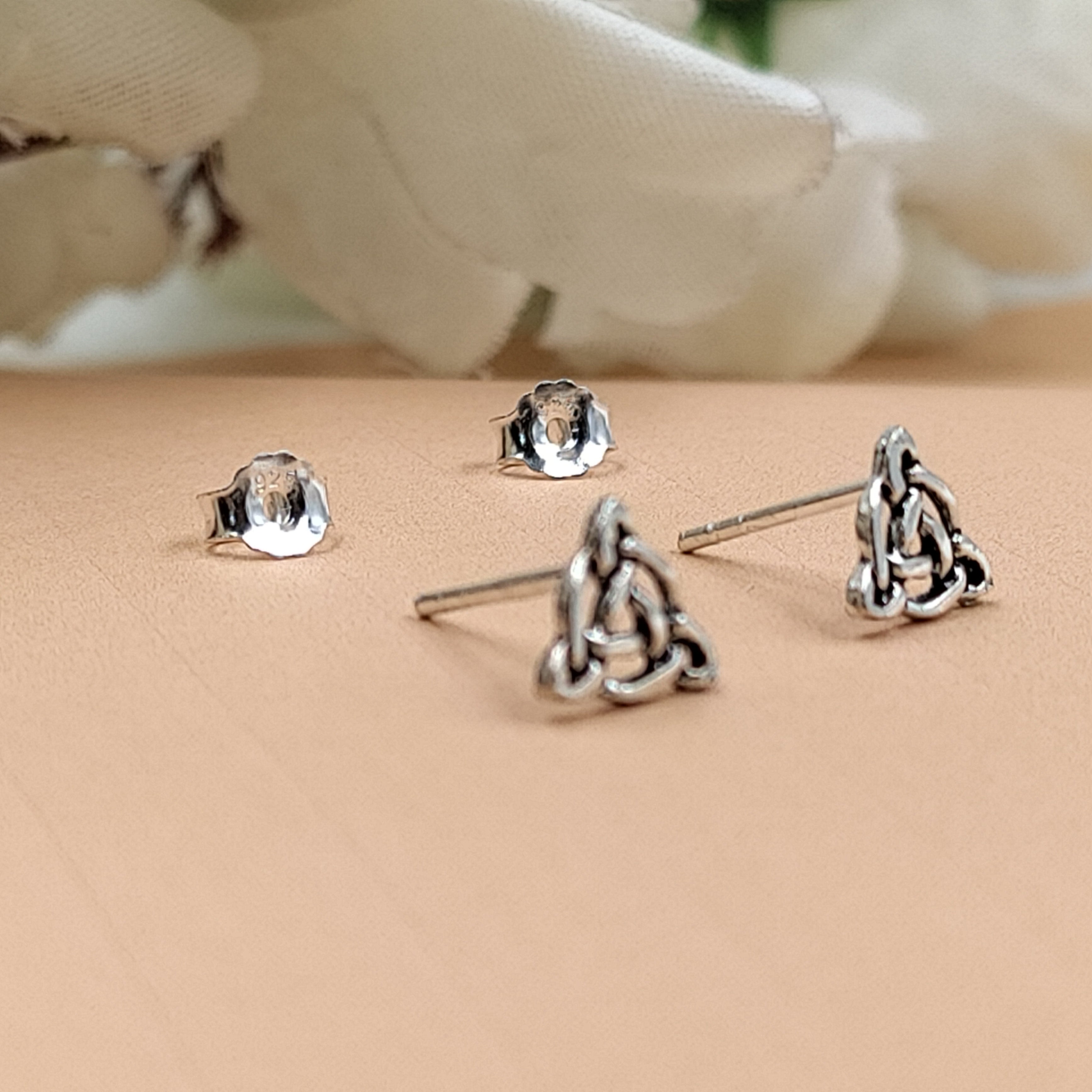 Traingle Knoted Stud Triquetra Ear Studs Trinity Oxidised Silver Jewelry Minimalist Handmade Gift Stud with Pushback Sterling 925