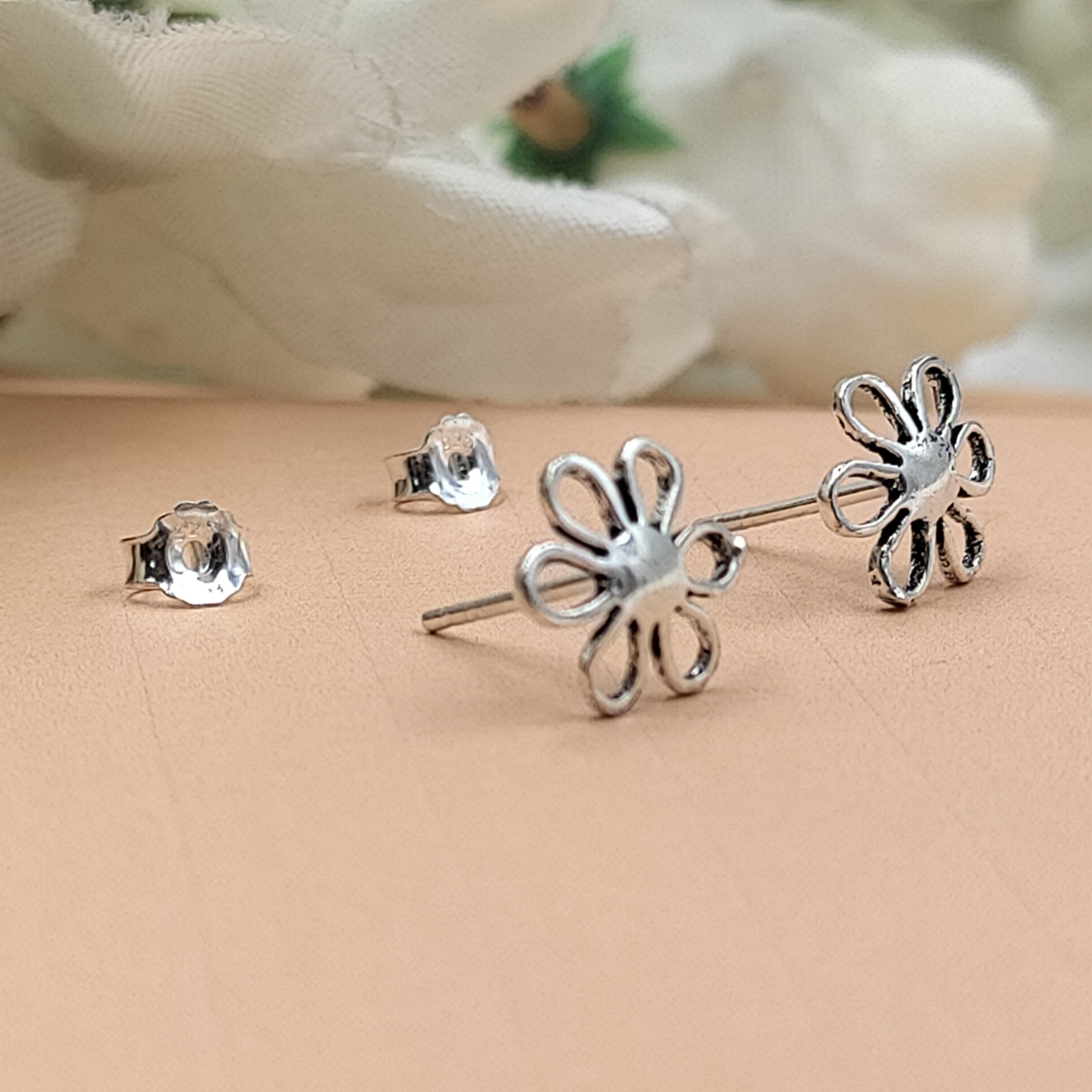 Silver Daisy Stud Earrings Flower Stud Post Floral Stud Earrings Handcrafted Gift Stud Pushback Solid 925 Cute Gift for Girls Daughter Wife