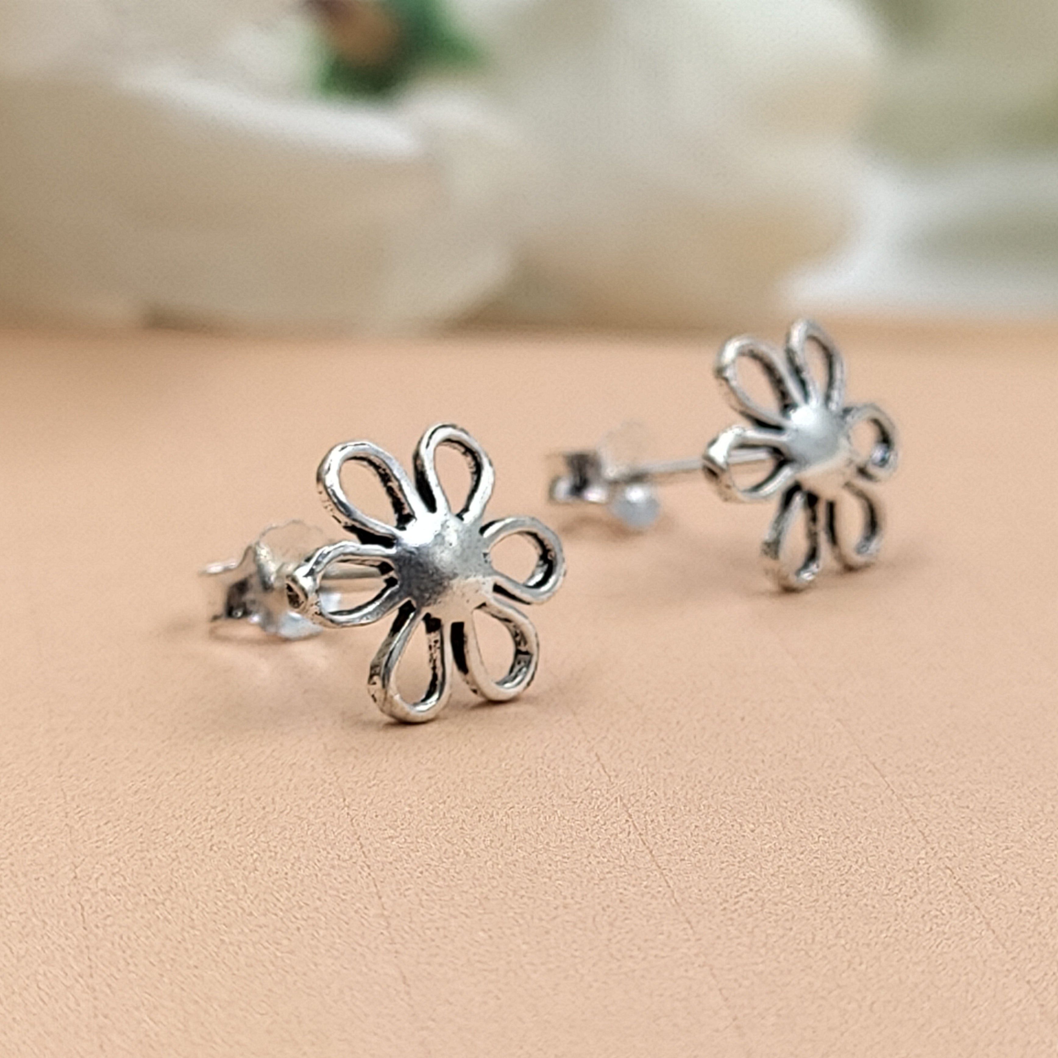 Silver Daisy Stud Earrings Flower Stud Post Floral Stud Earrings Handcrafted Gift Stud Pushback Solid 925 Cute Gift for Girls Daughter Wife