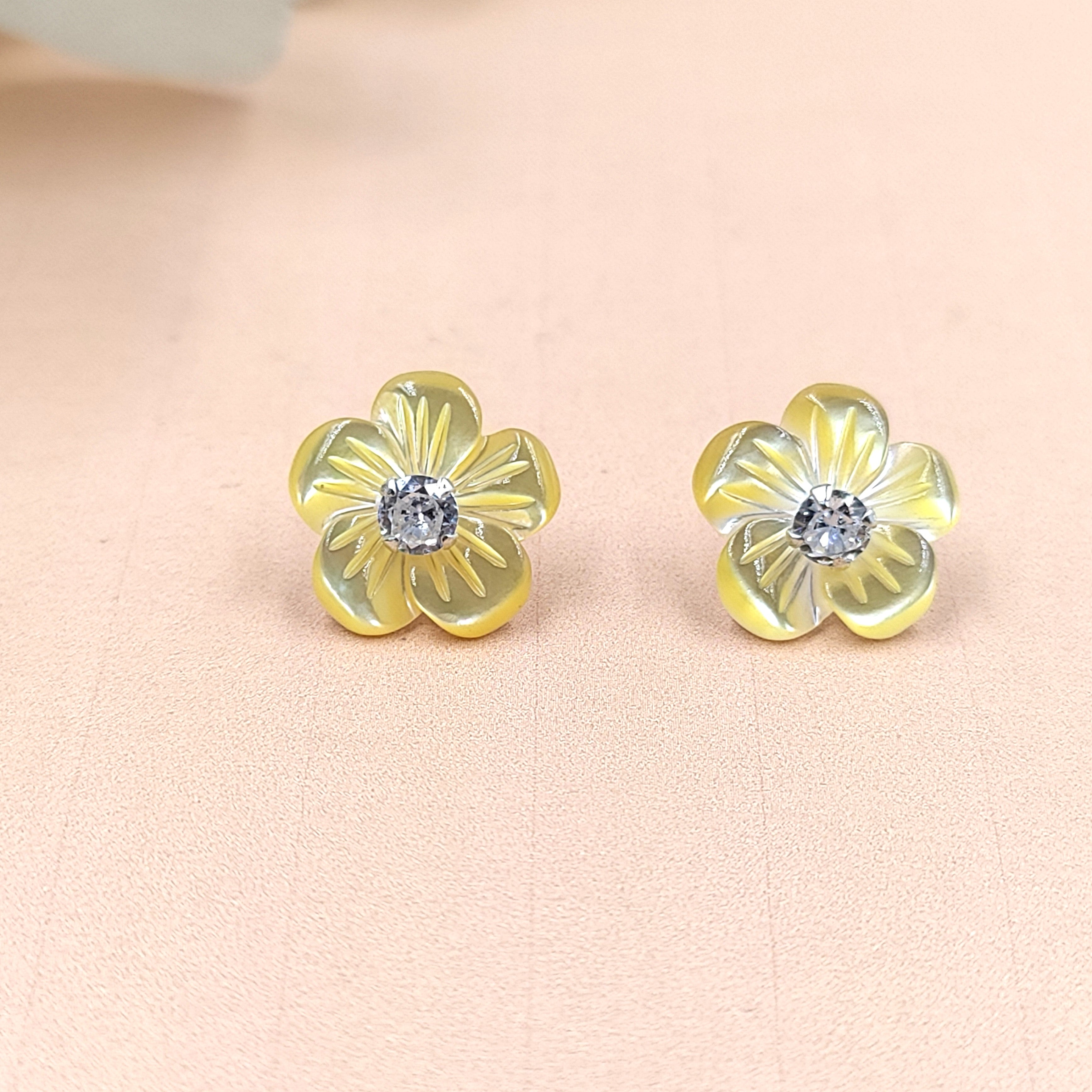 Silver Cute Flower Earring CZ Solitaire Stud Post Pretty Floral Earring Handmade Gift Stud Pushback Solid 925 Cute Gift for Grandmother
