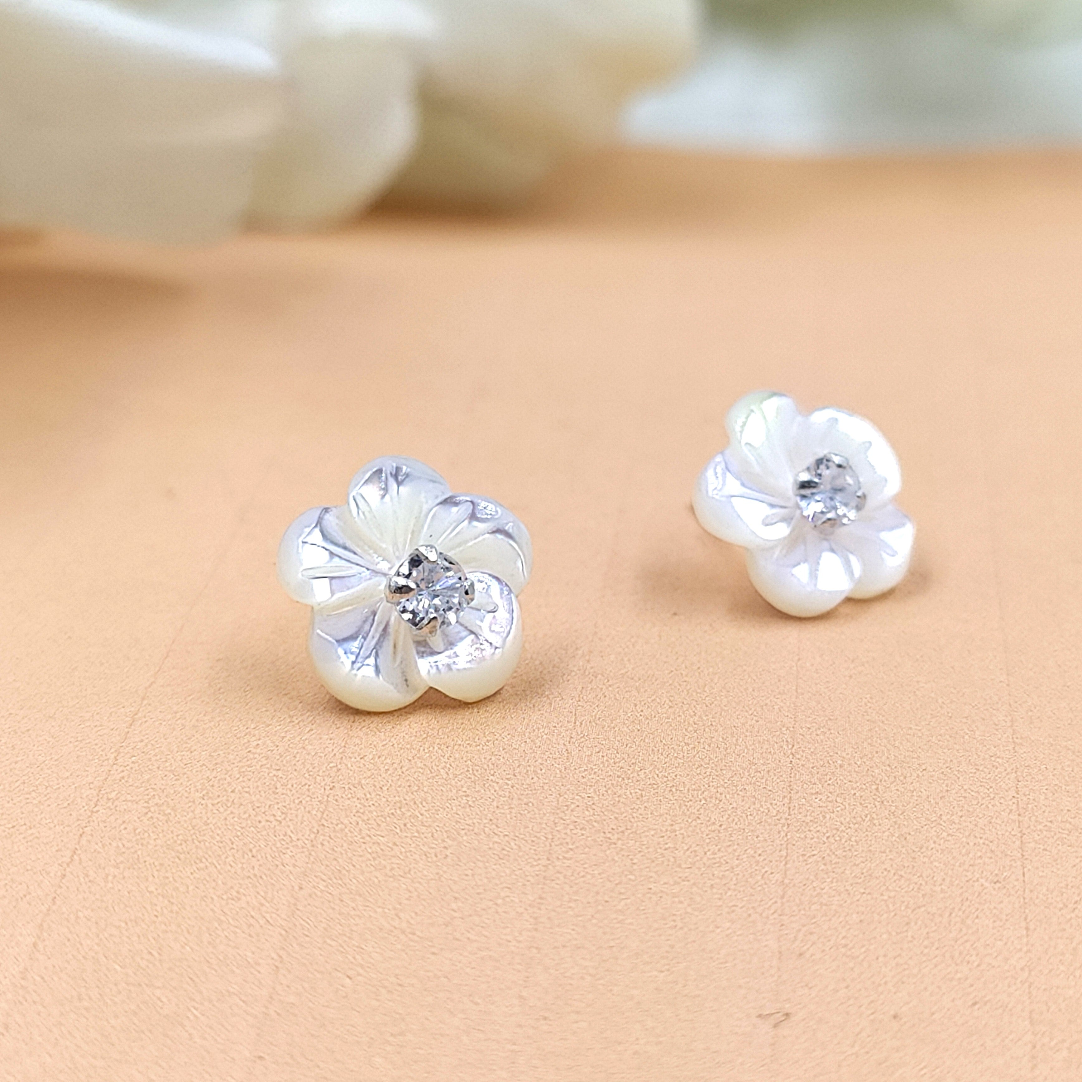Girls Daisy Flower Stud Earring bridesmaid Floral Earring Handmage Gift Stud Pushback Cute Present for women girl mother Solid 925 Silver