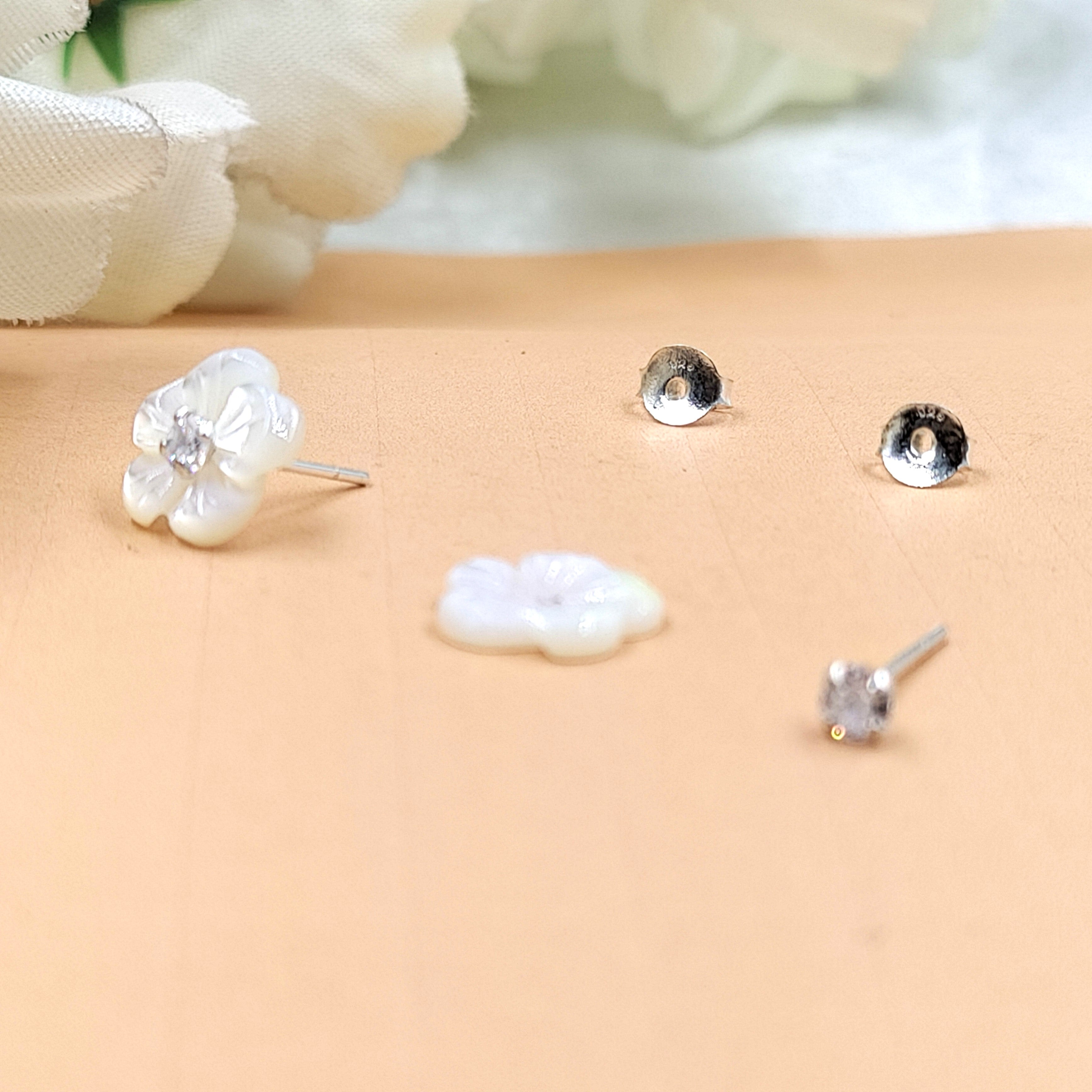 Girls Daisy Flower Stud Earring bridesmaid Floral Earring Handmage Gift Stud Pushback Cute Present for women girl mother Solid 925 Silver