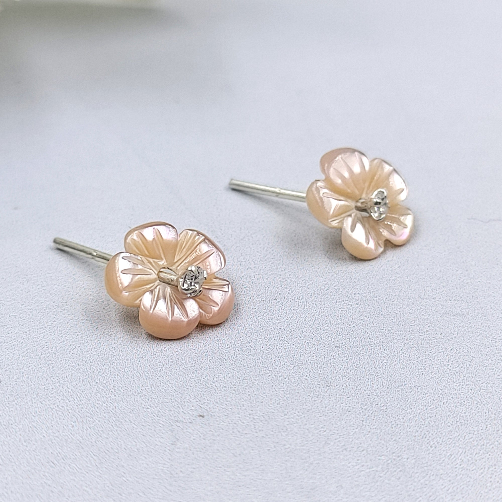 Silver Flower Earring Lily Flower Stud Post Blossom Floral Earring Handcrafted Gift Stud Pushback Solid 925 Cute Gift for Girl Daughter Wife