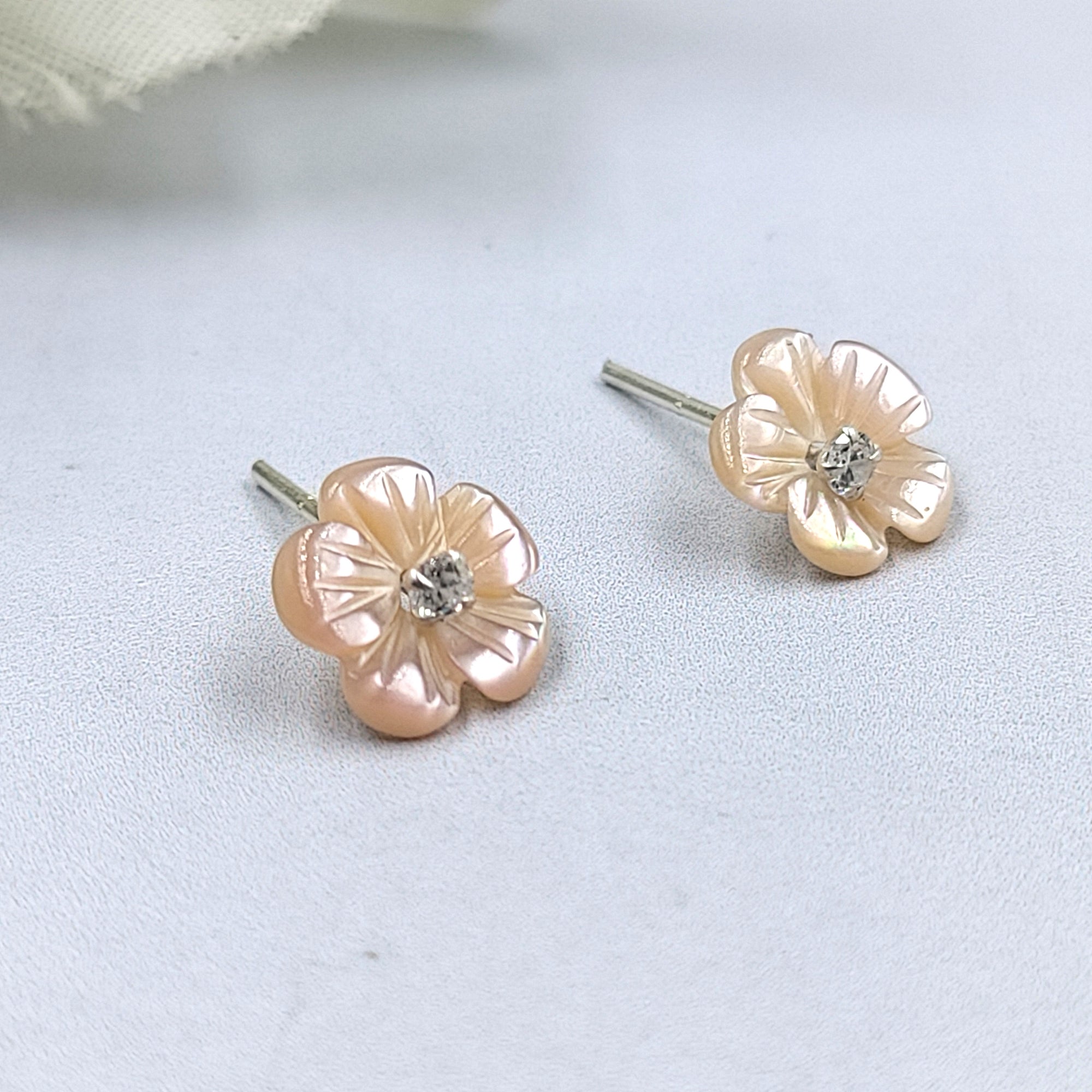 Silver Flower Earring Lily Flower Stud Post Blossom Floral Earring Handcrafted Gift Stud Pushback Solid 925 Cute Gift for Girl Daughter Wife