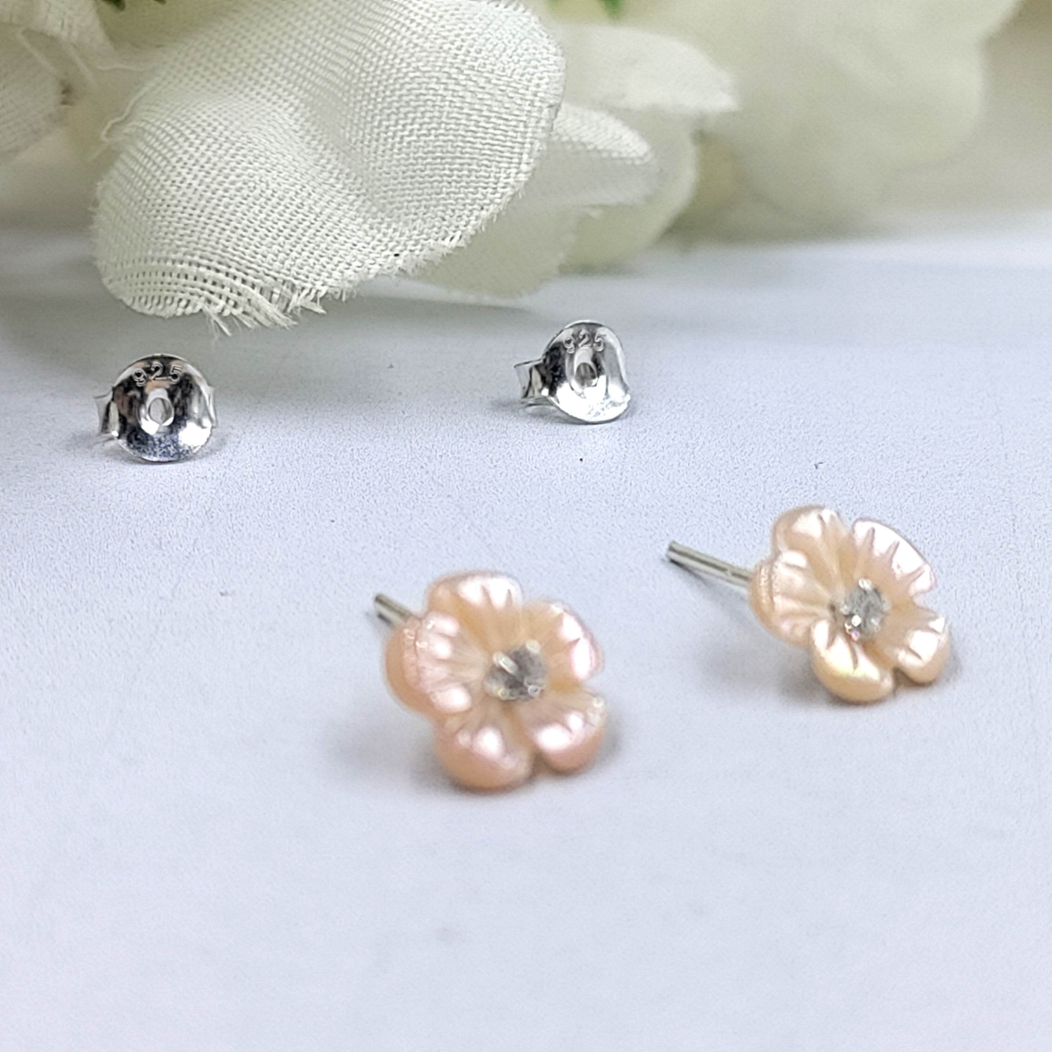 Silver Flower Earring Lily Flower Stud Post Blossom Floral Earring Handcrafted Gift Stud Pushback Solid 925 Cute Gift for Girl Daughter Wife