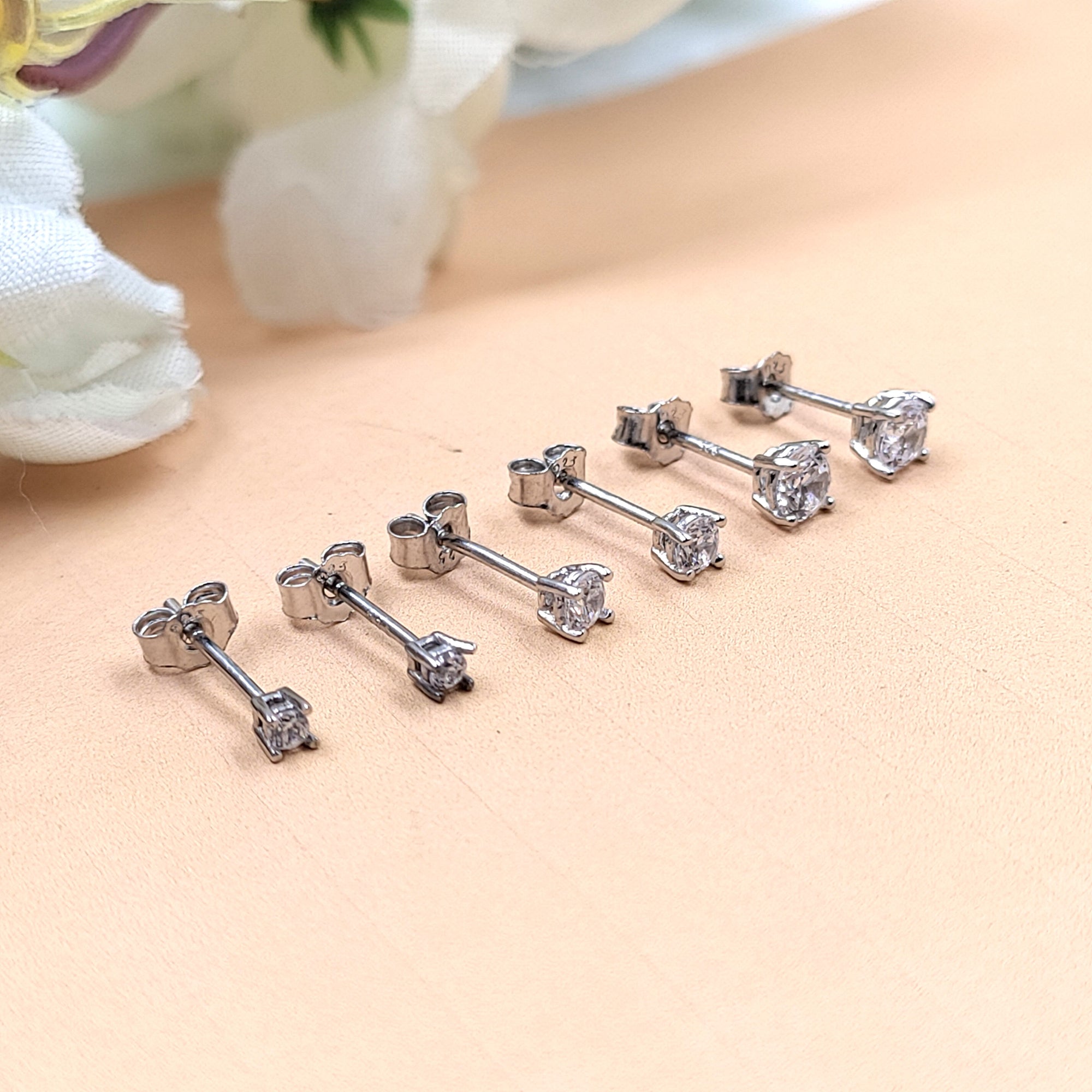 Solitaire Stud Earring Round Diamond Cubic Zirconia Stud Earrings Minimalist Handmade Gift Studs with Pushback 925 Silver