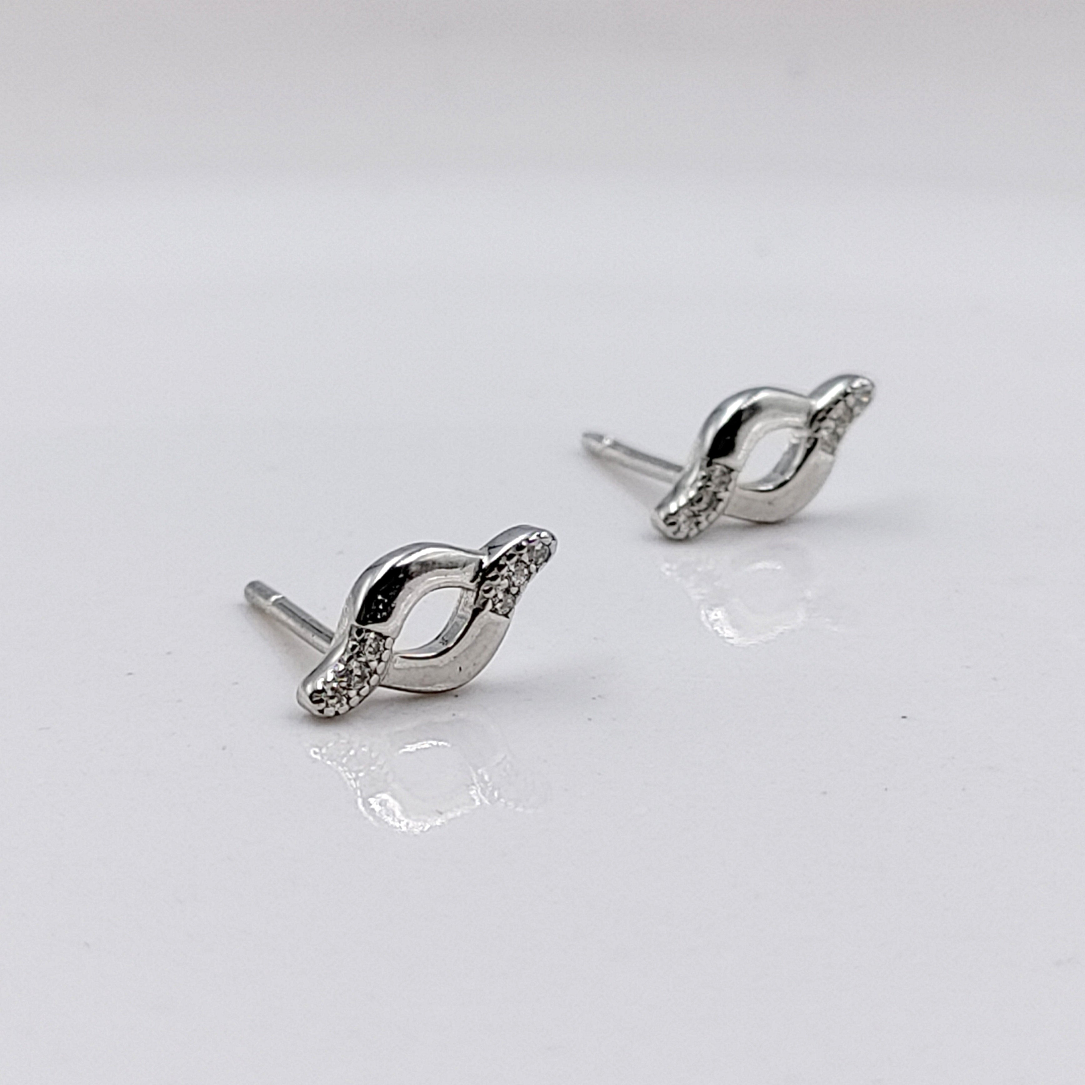 925 Sterling Silver Beautiful Twisted Shape Stud Earrings Cute Bridesmaid Stud Earrings