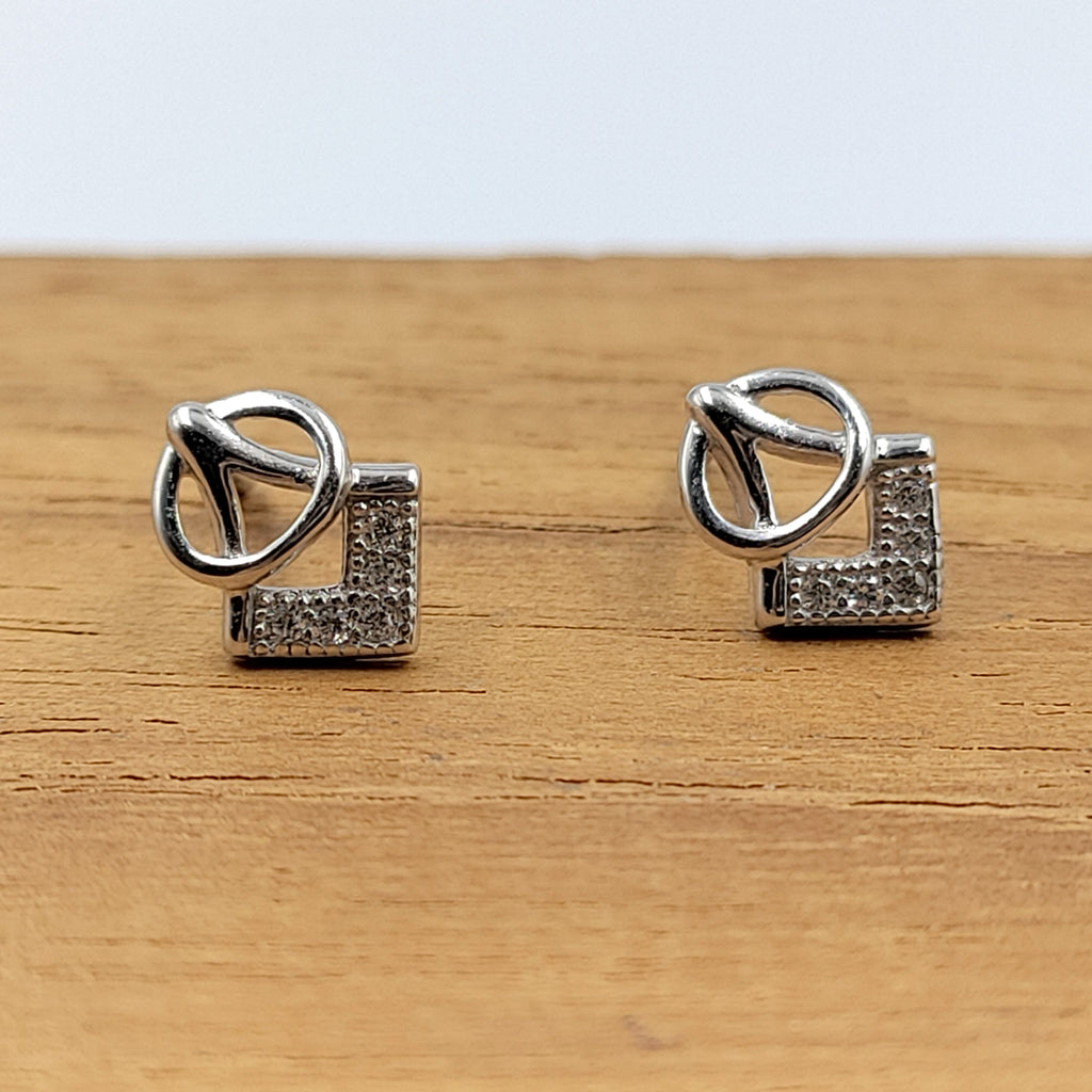 925 Sterling Silver Unique Beautifull Diamond Shape Cubic Zirconia Stud Earrings