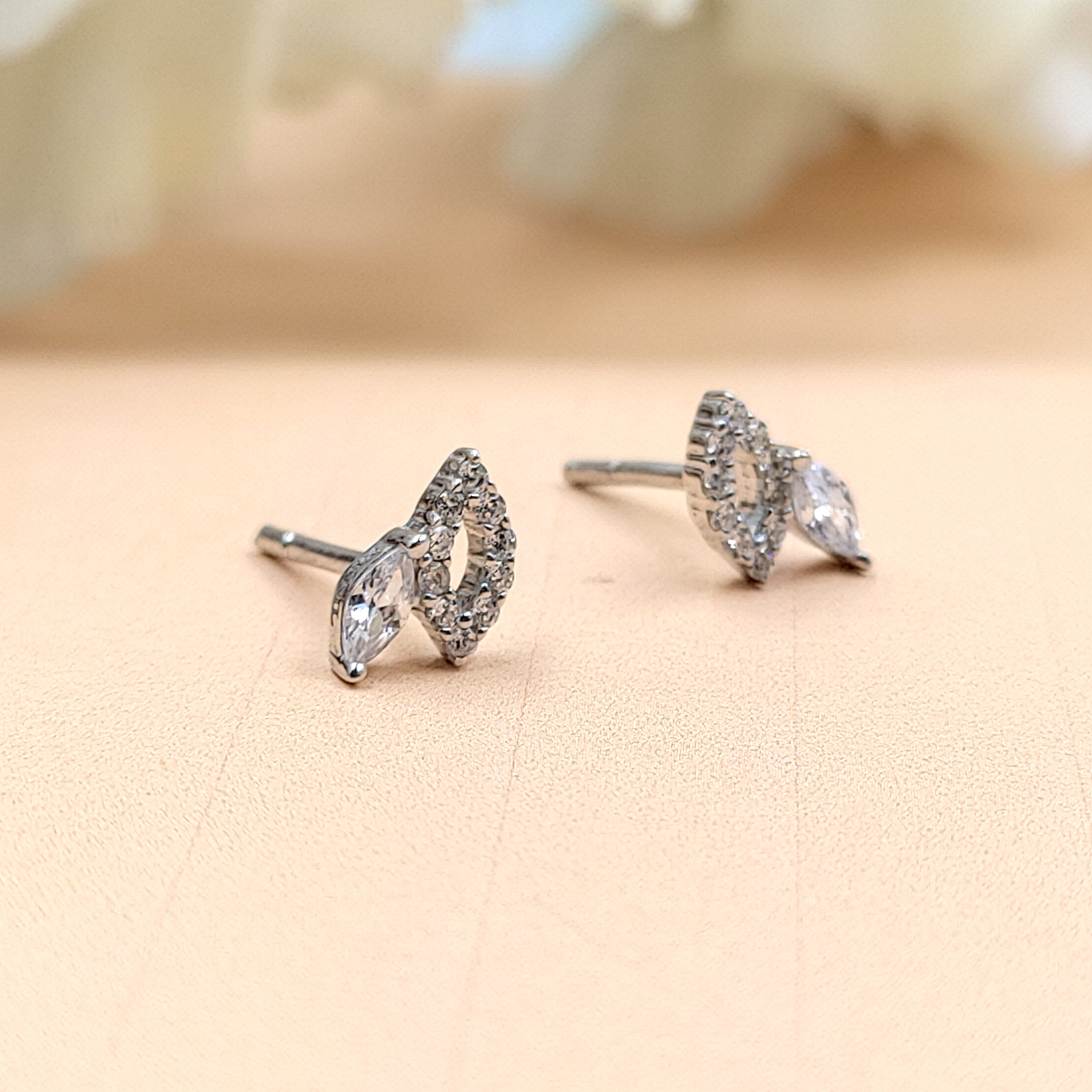 925 Sterling Silver Beautiful Petal Shape Stud Earrings Cute Wedding Bridesmaid Stud Earring CZ