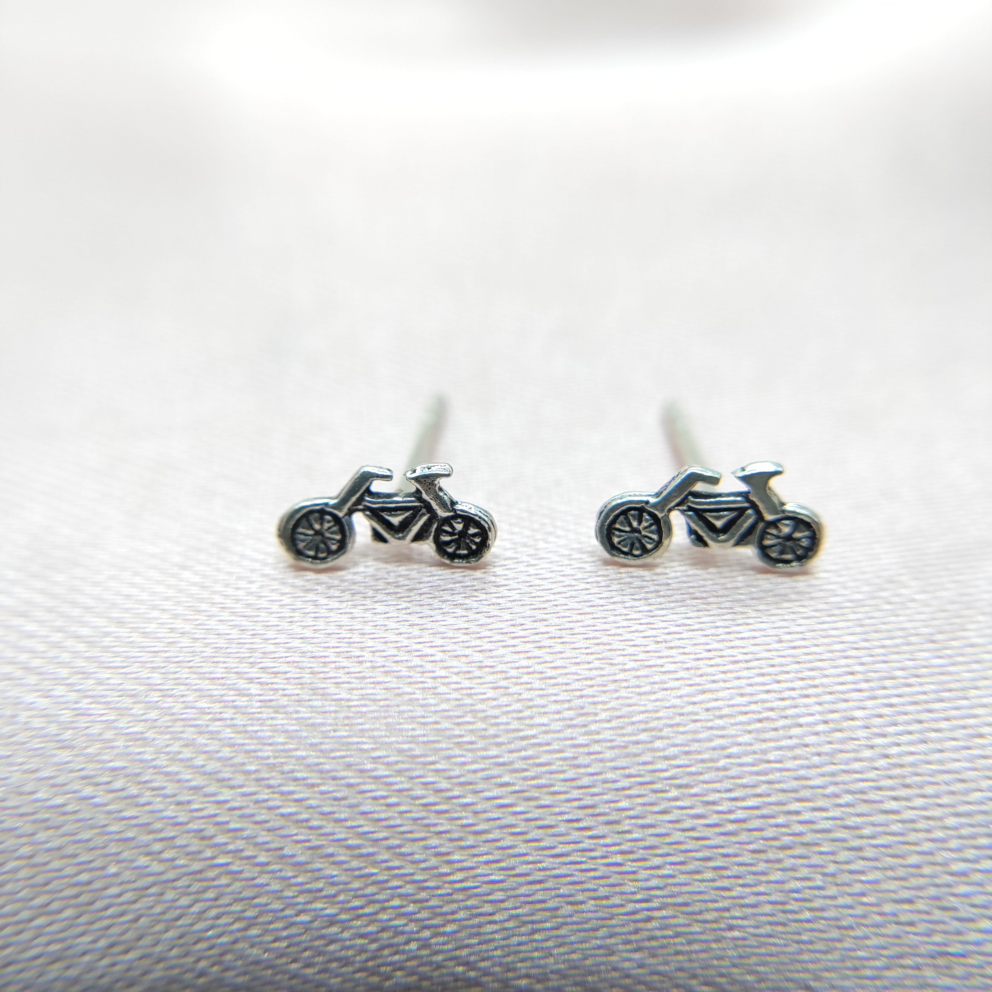 Small Bicycle Stud Earring Kids Children Stud Earring Handmade Gift Motorcycle Stud with Pushback 925 Sterling Silver Cute Gift Sports Lover