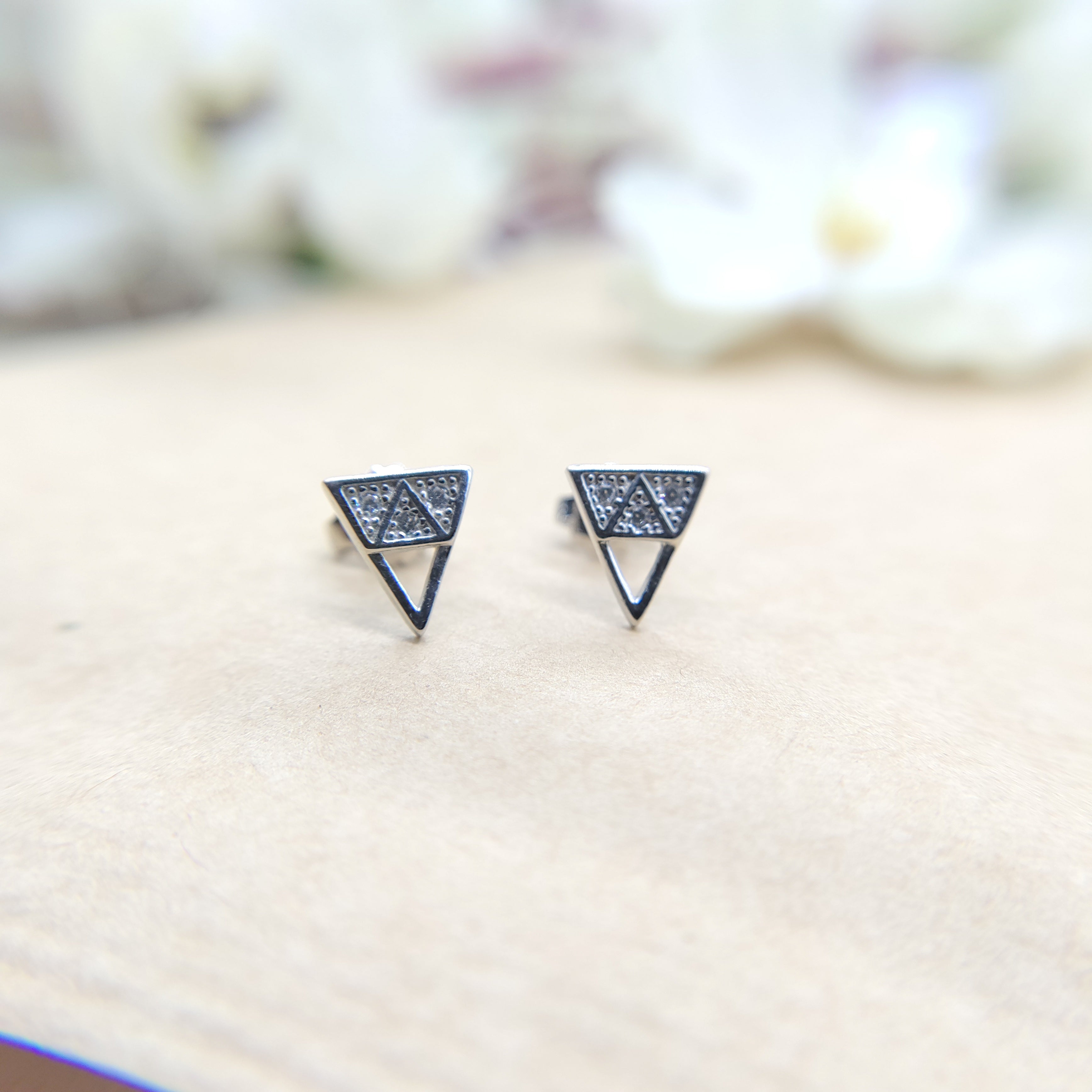 Sterling Silver 925 Pyramid Triangle Studs Earrings Every Day Wear Unisex CZ