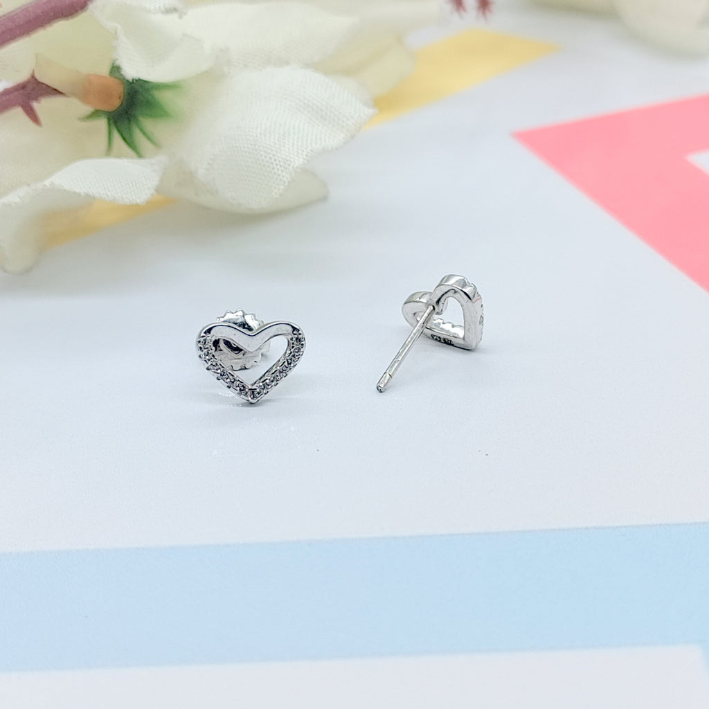 Sterling Silver 925 Beautiful Heart Shape Studs Earrings CZ Diamonds Minimalist Handmade Cute Gift Studs with Push back Gift for Anniversary