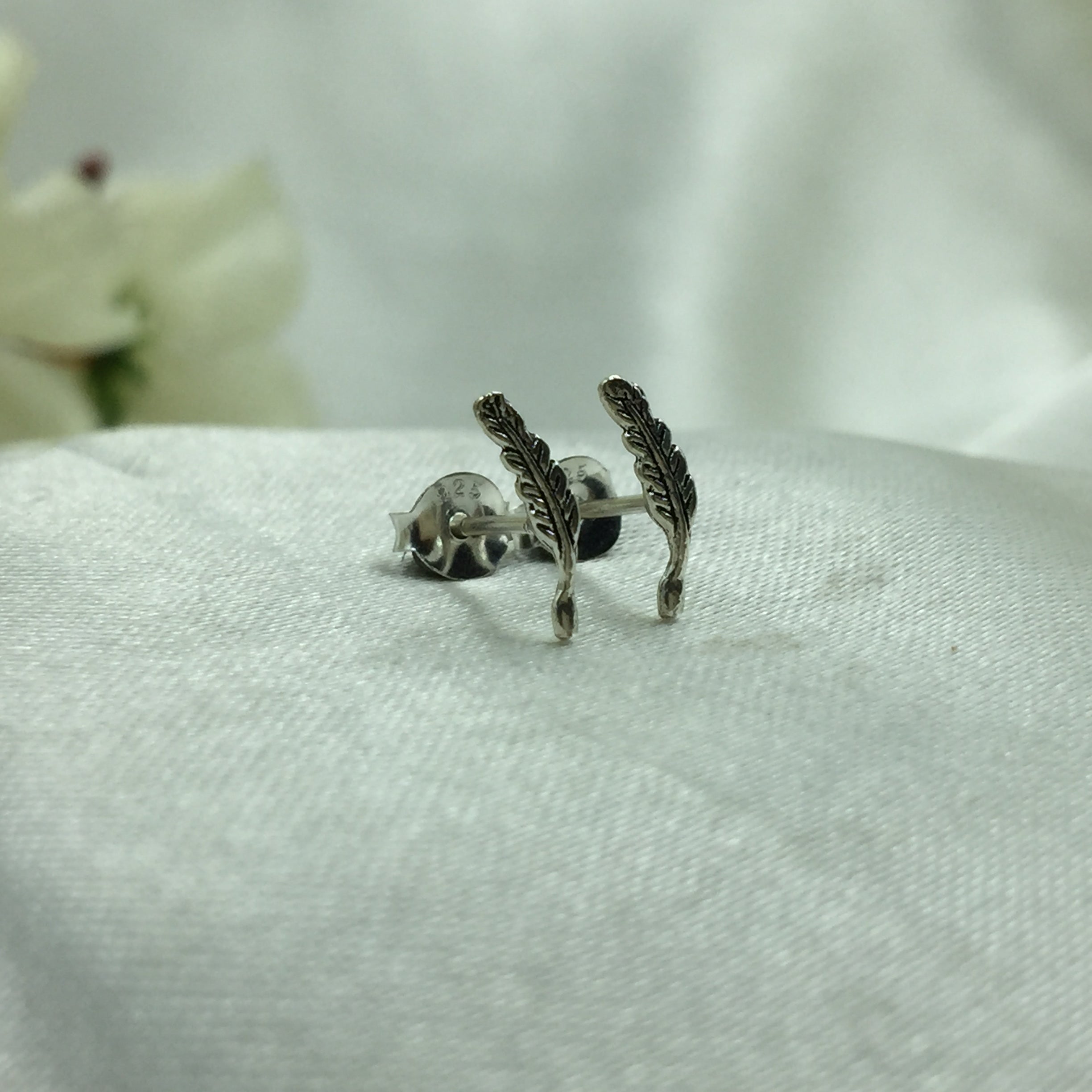925 Sterling silver Feather Studs Earrings Boho Small Earrings Dainty Leaf Studs Earrings Cute Minimalist Handmade Gift Studs with Pushback