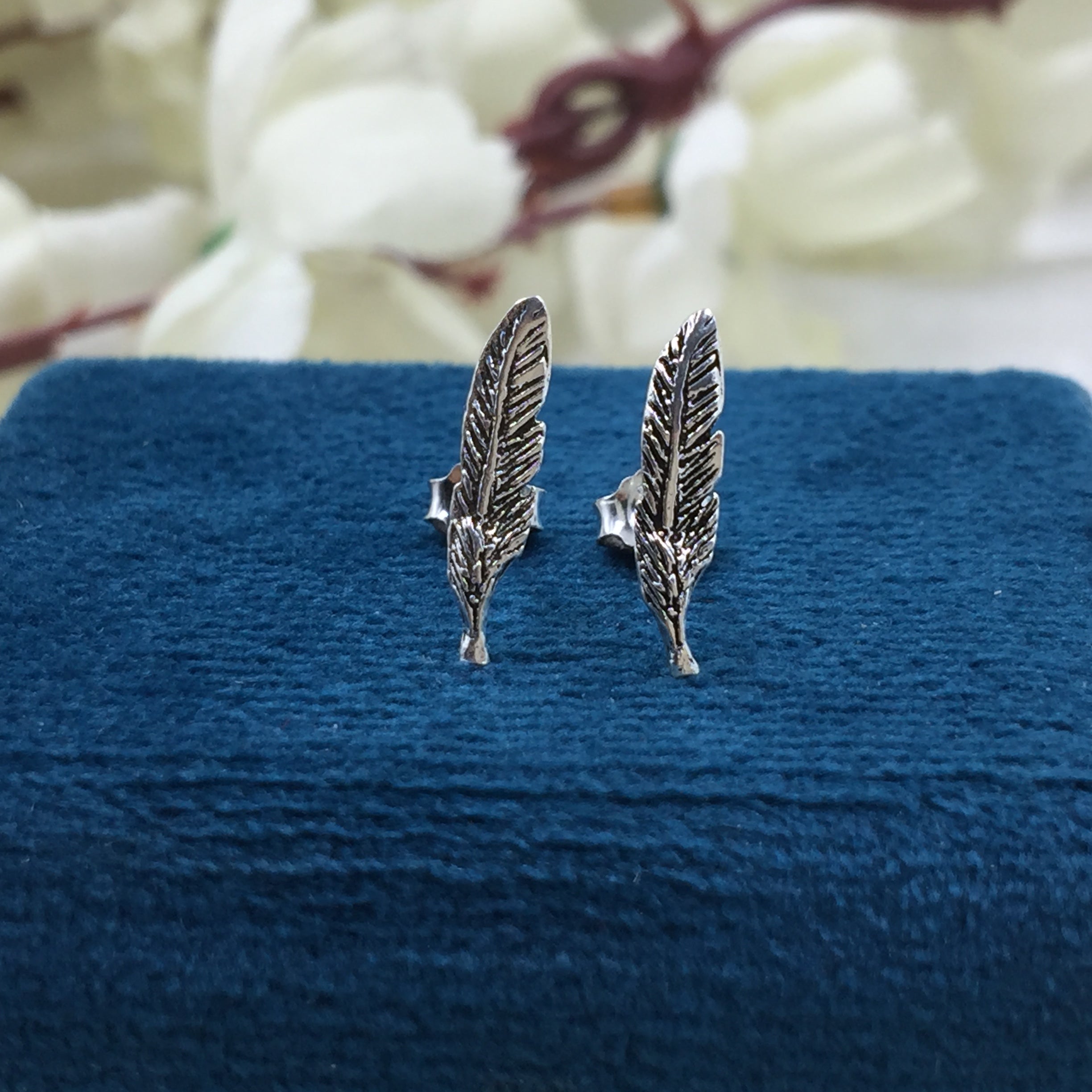 925 Sterling silver Tiny Feather Ear ring Feather Stud Earring Boho Small Earrings Dainty Leaf Stud Minimalist Handmade Gift Stud Pushback