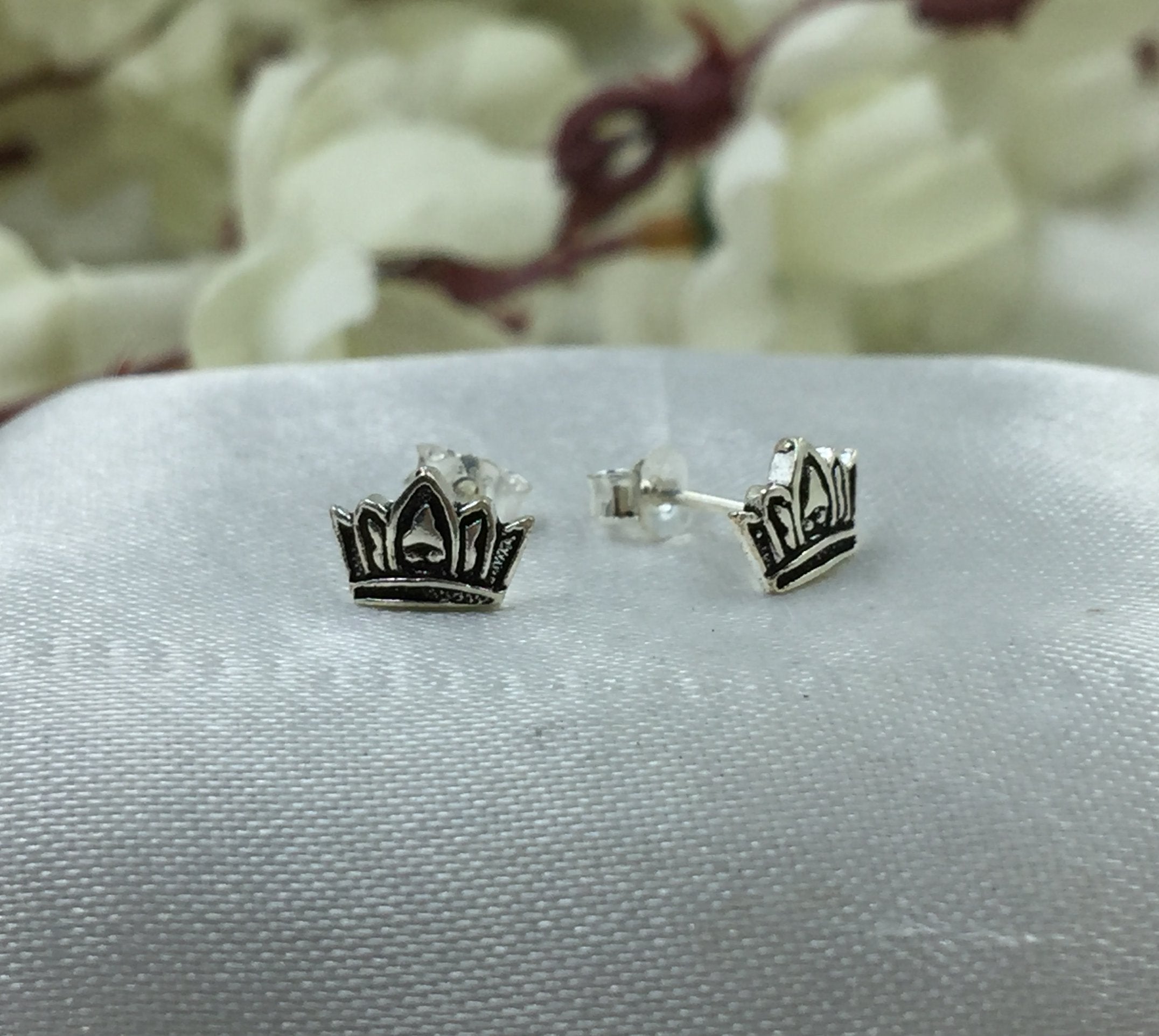 925 Sterling silver Small Princess Crown stud earrings Queen jewellery Crown Jewelry Minimalist Handmade Gift Studs with Pushback