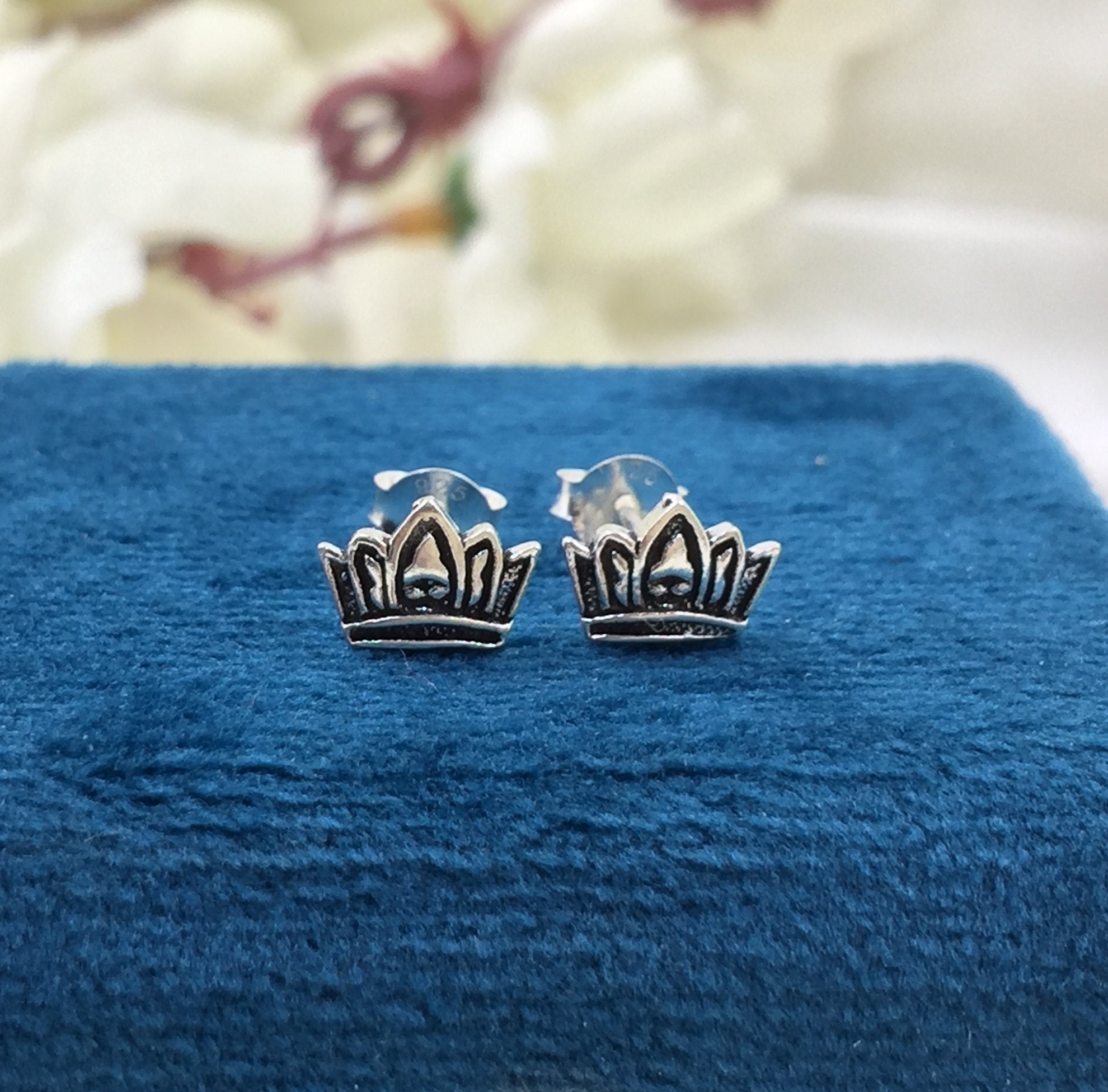 925 Sterling silver Small Princess Crown stud earrings Queen jewellery Crown Jewelry Minimalist Handmade Gift Studs with Pushback