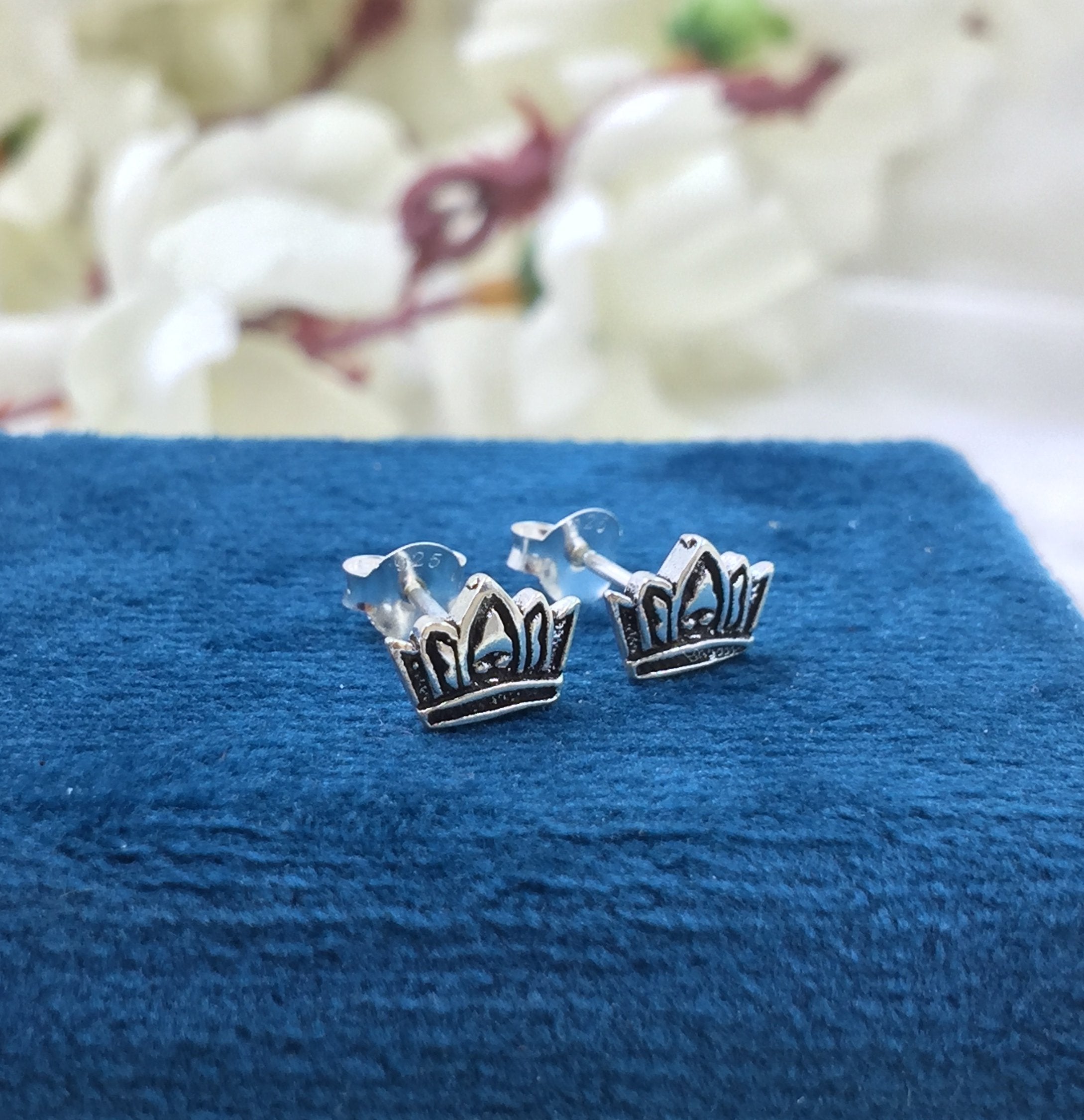 925 Sterling silver Small Princess Crown stud earrings Queen jewellery Crown Jewelry Minimalist Handmade Gift Studs with Pushback