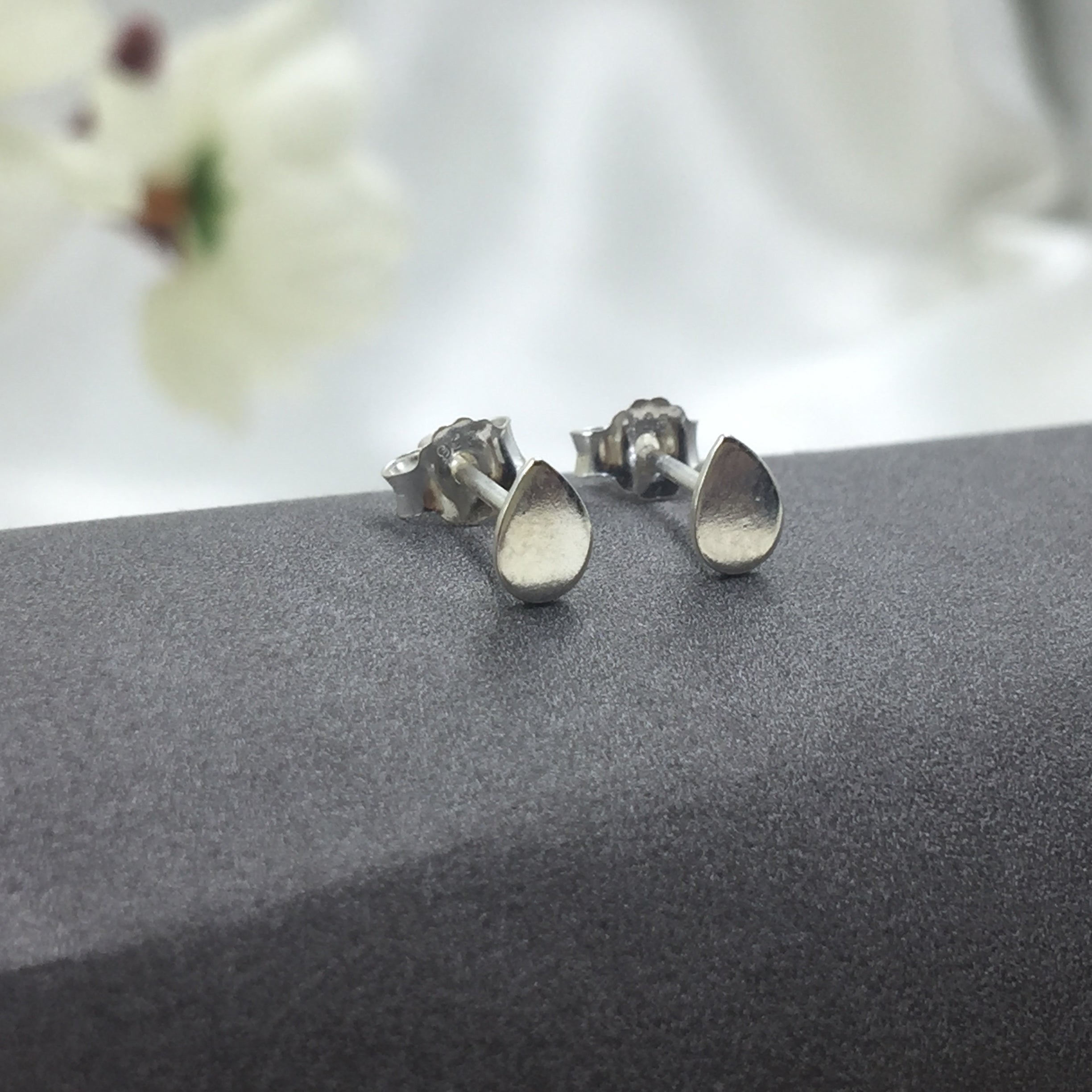 Sterling Silver 925 Pear Flat Unisex Ear stud Earrings Earring Studs Minimalist Handmade Birthday Gift Studs with Pushback