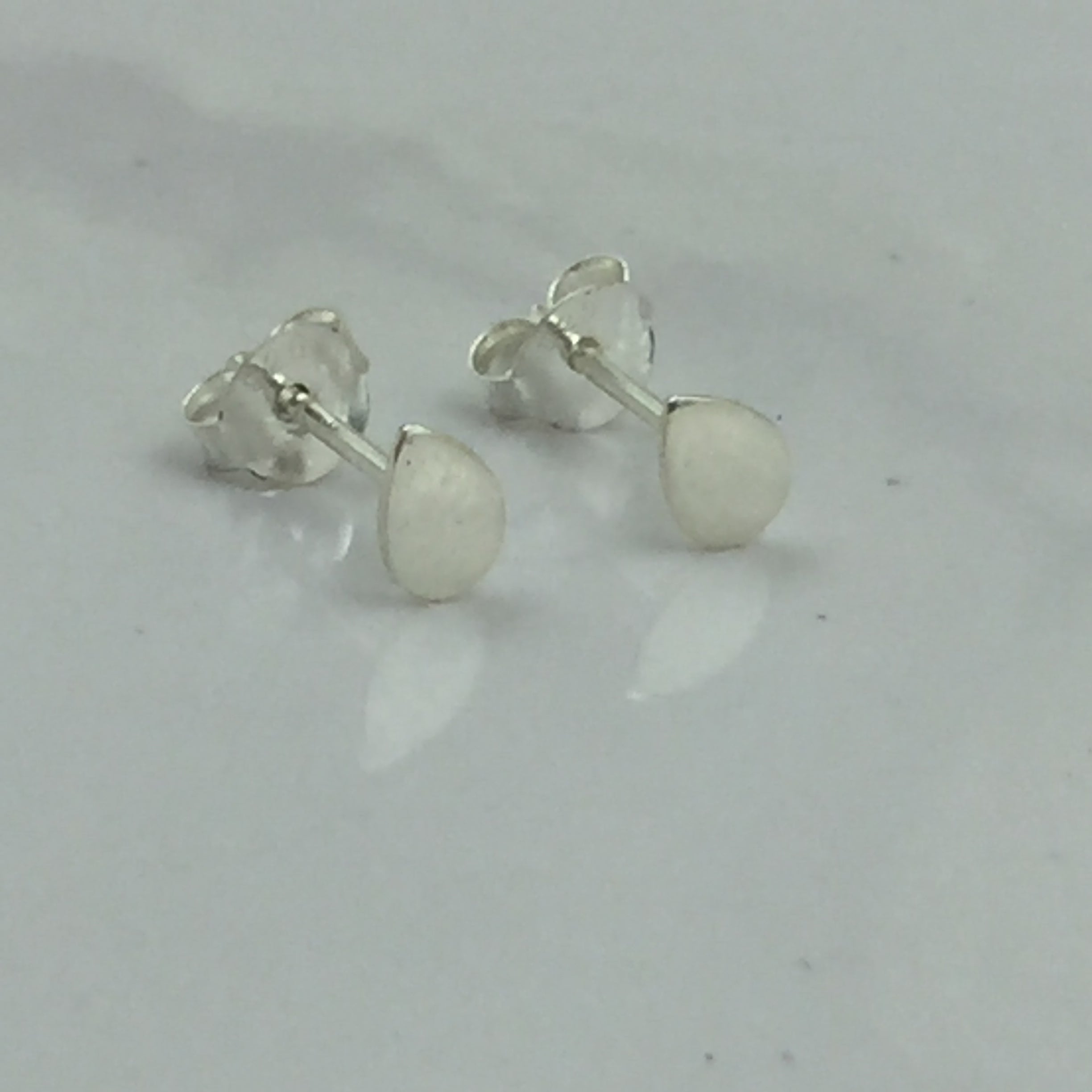 Sterling Silver 925 Pear Flat Unisex Ear stud Earrings Earring Studs Minimalist Handmade Birthday Gift Studs with Pushback