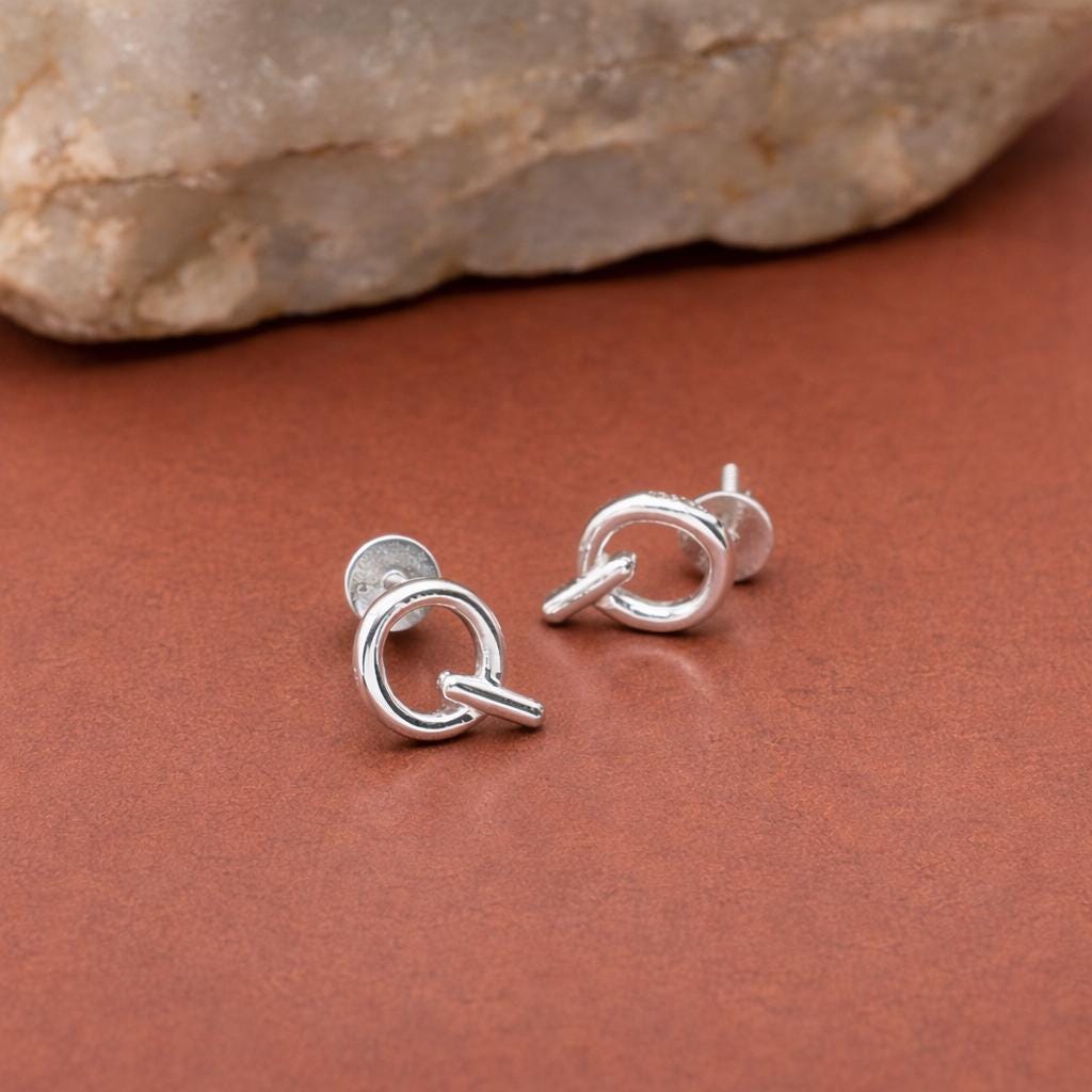 925 Sterling Silver Q Stud Earrings Minimalist Letter Q Earrings Tiny Modern Alphabet Jewelry Gift for Her